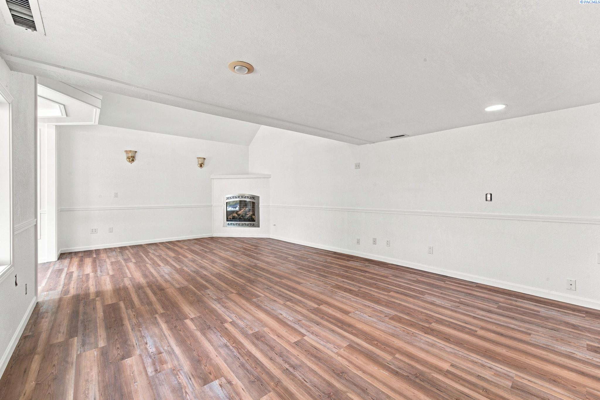413 Sanford Ave, Richland, WA 99352