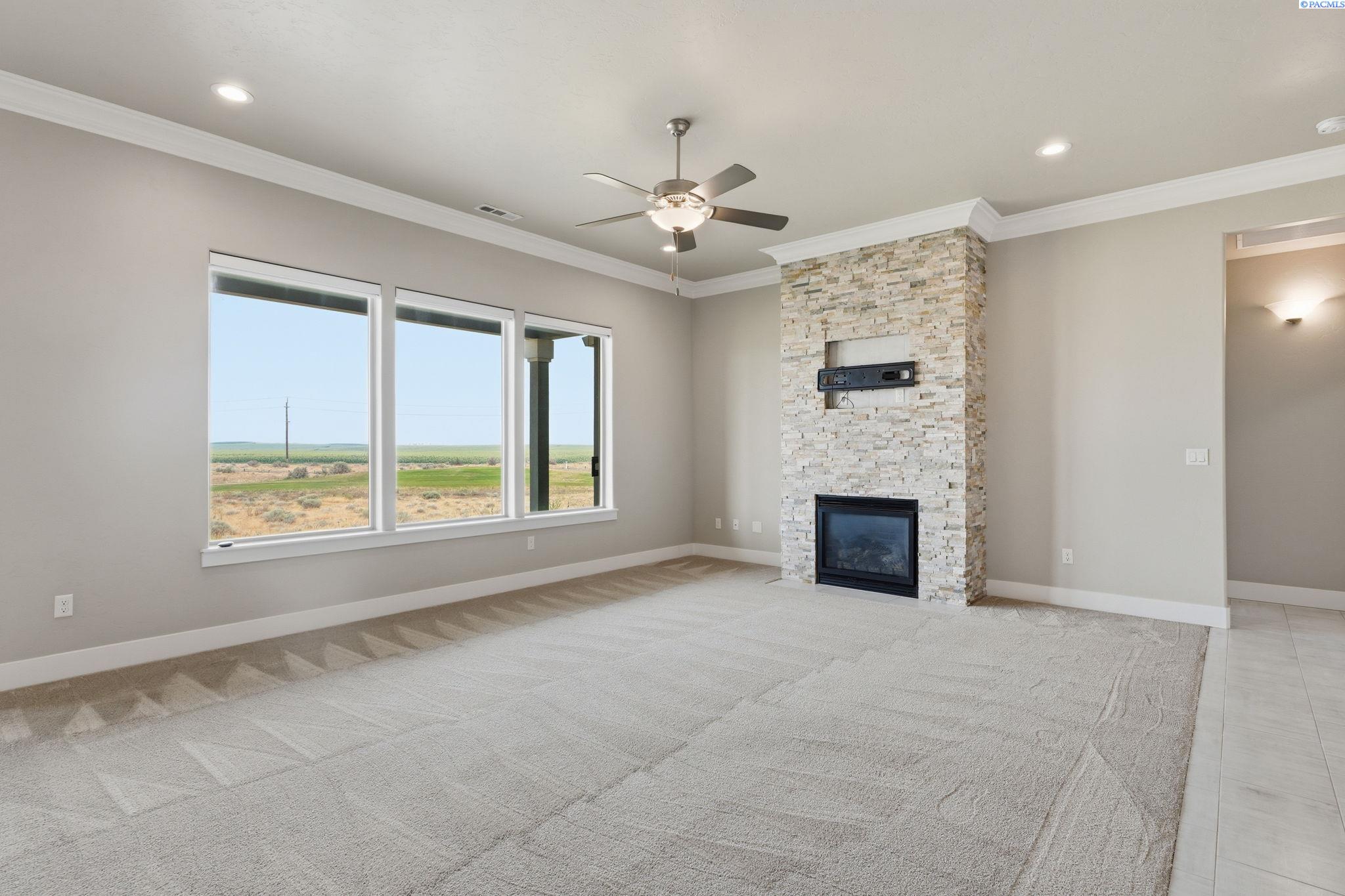 2732 Torrey Pines Way, Richland, WA 99354