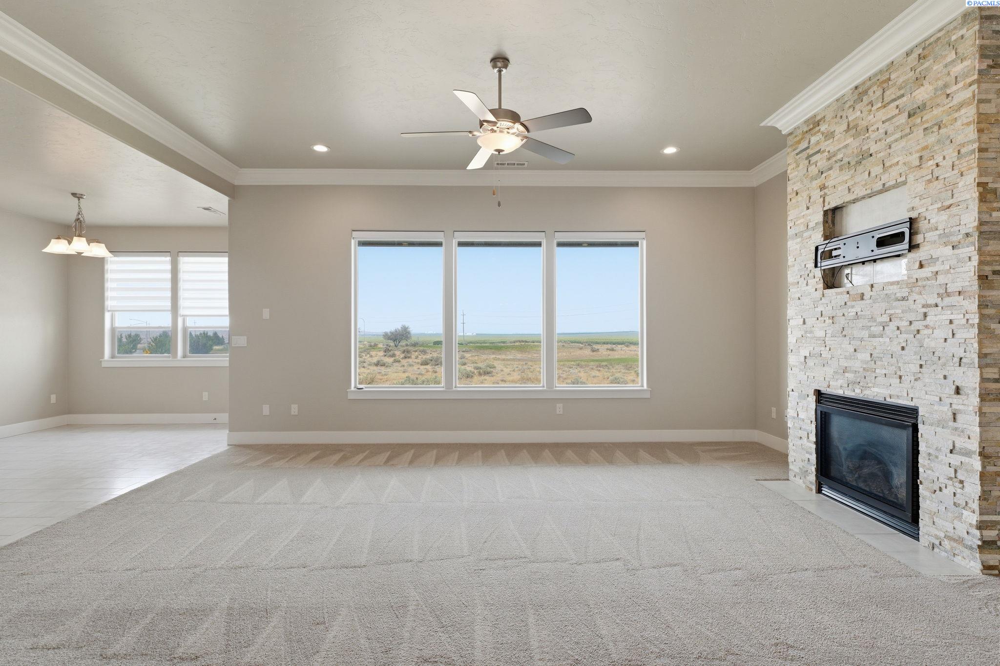 2732 Torrey Pines Way, Richland, WA 99354