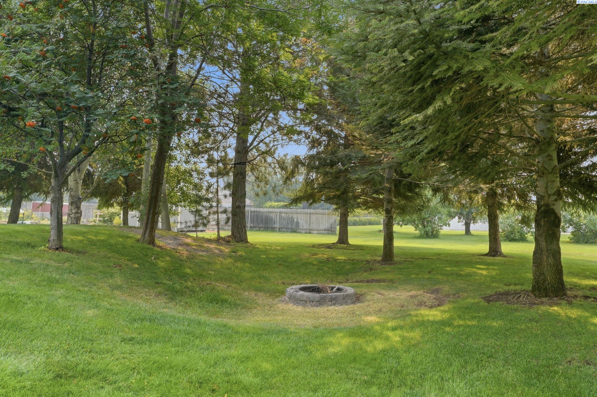 3701 Mount Baker Ct, West Richland, WA 99353