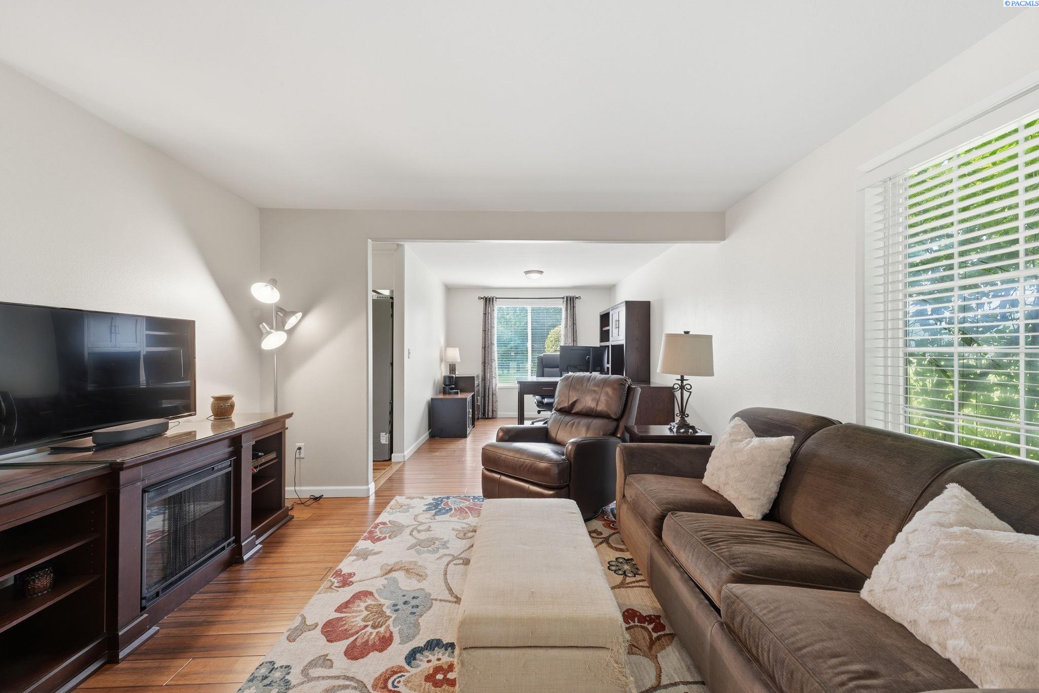 3701 Mount Baker Ct, West Richland, WA 99353