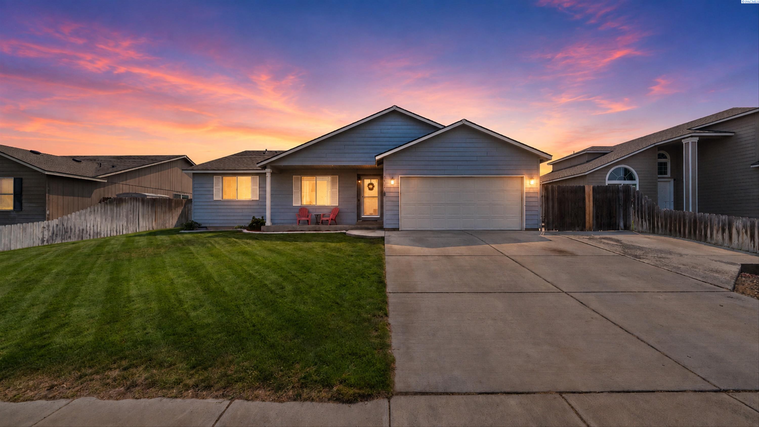 5614 Wrigley Dr, Pasco, WA 99301