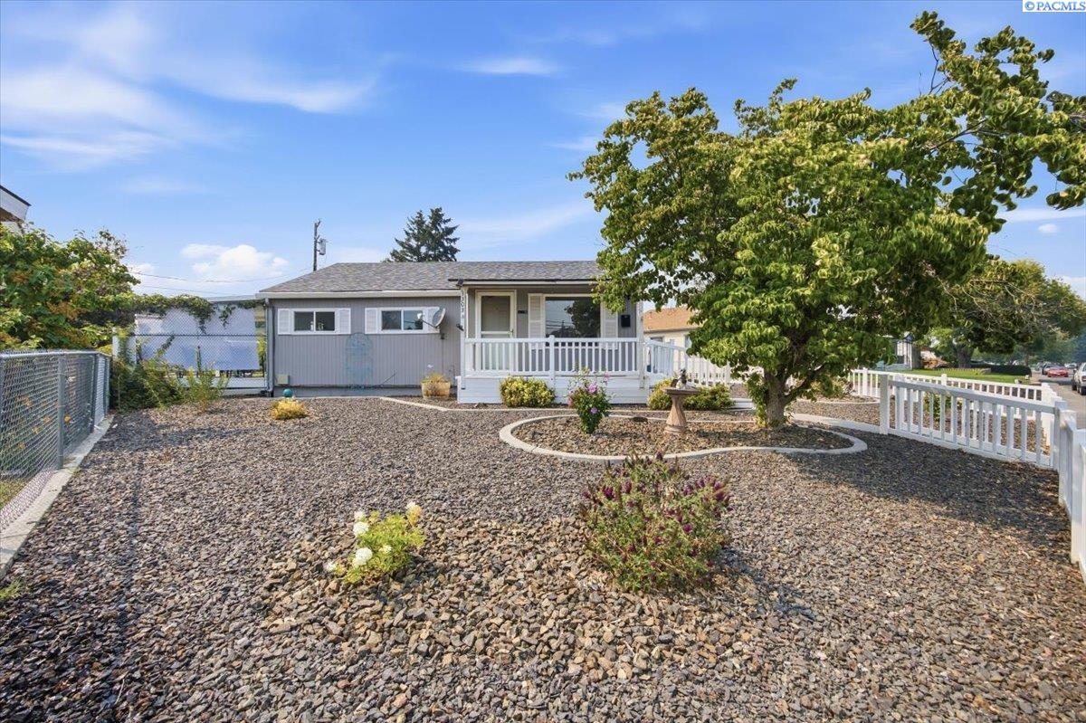 1303 Potter Ave, Richland, WA 99354