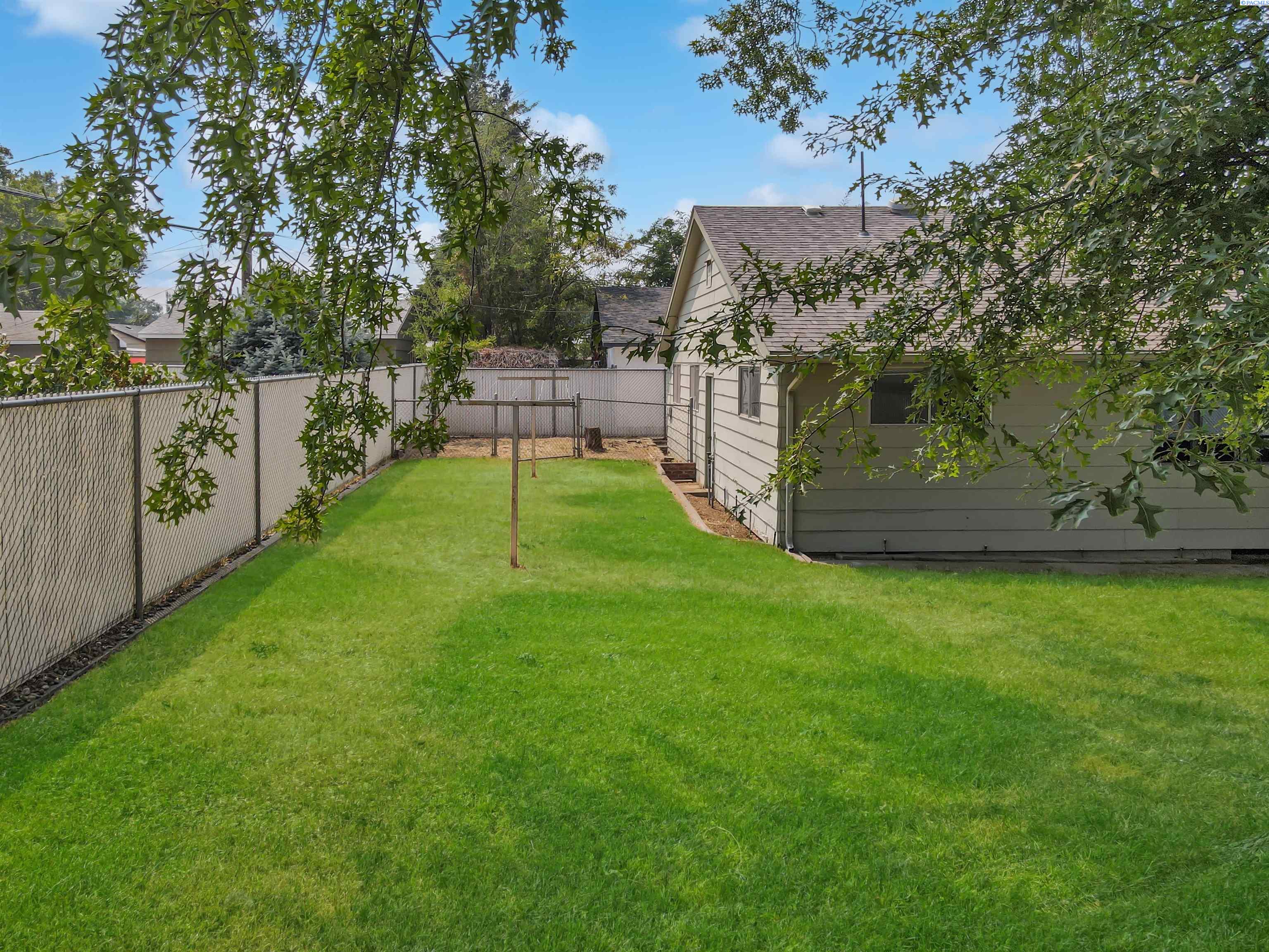 646 Cedar Ave, Richland, WA 99352