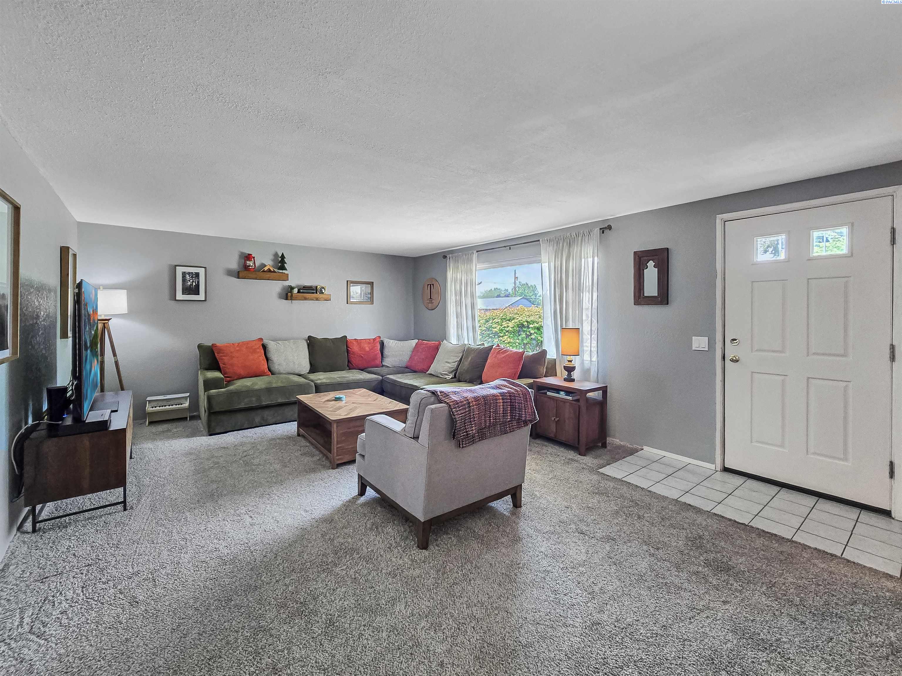 646 Cedar Ave, Richland, WA 99352
