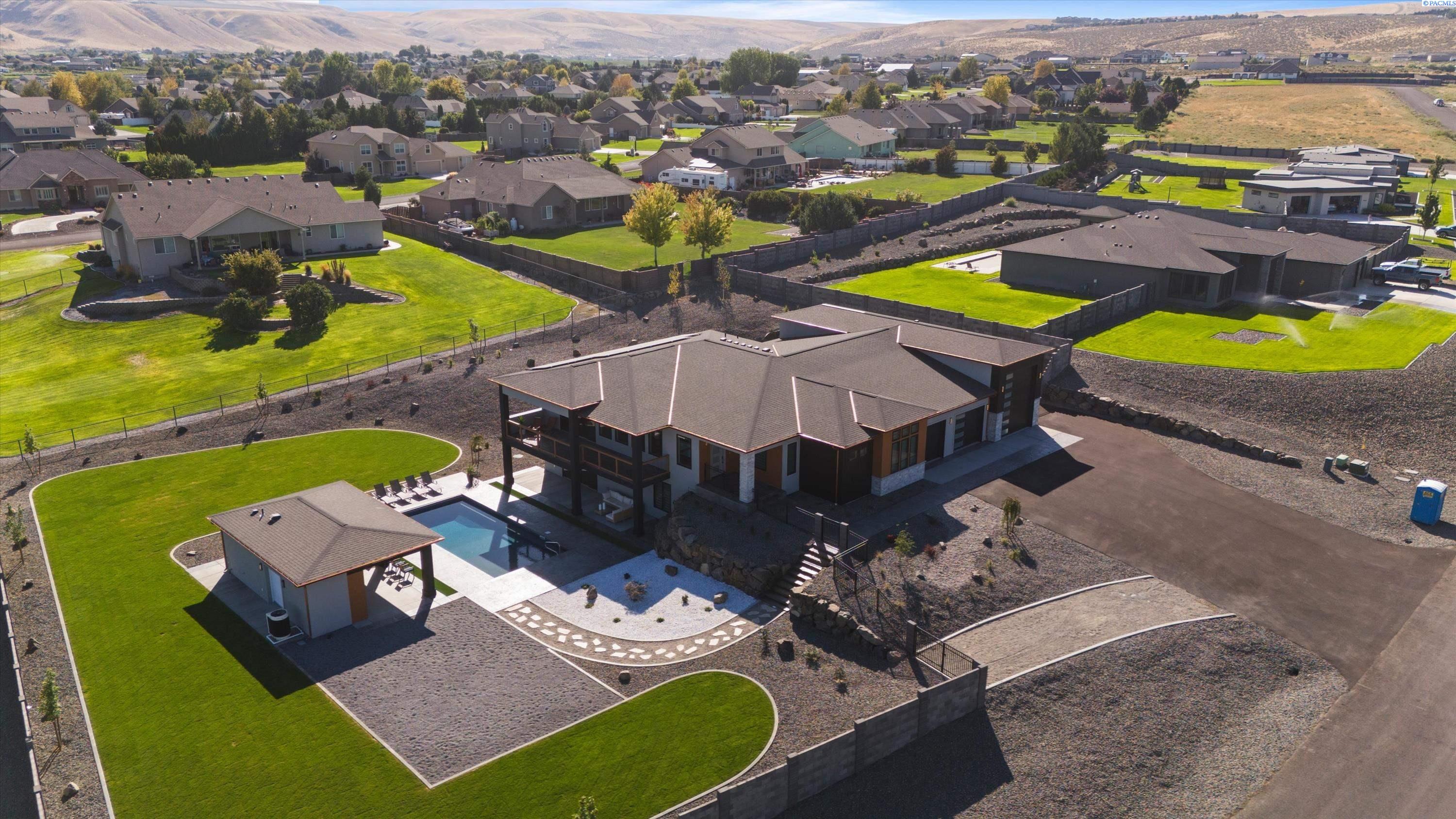 105233 Addison Ave, Kennewick, WA 99338