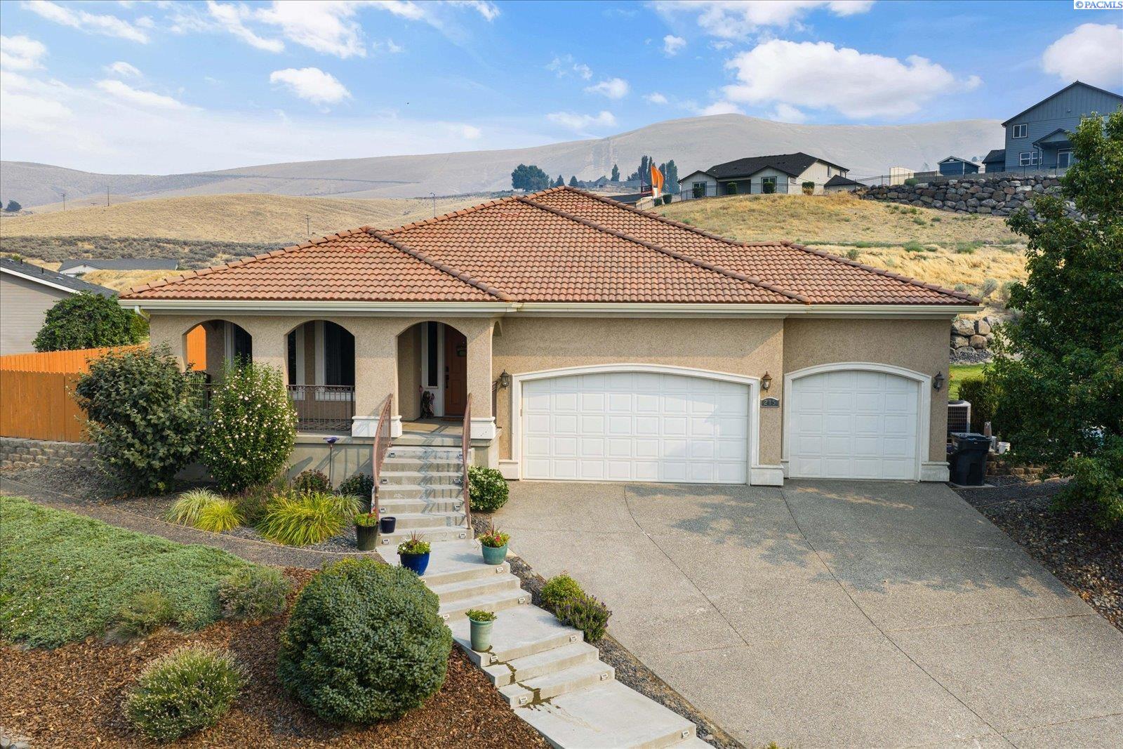215 Mariposa Ct, Prosser, WA 99350