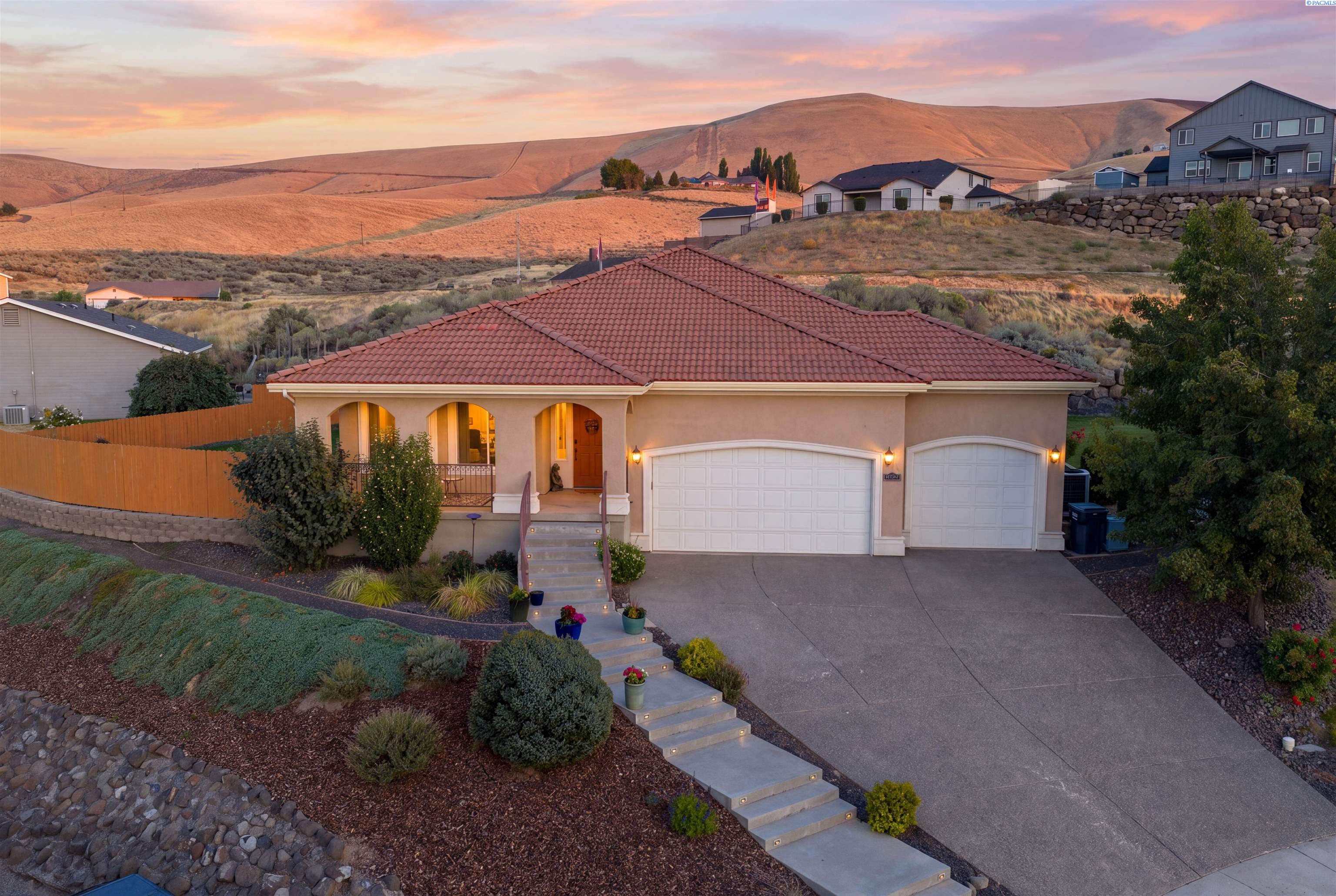 215 SW Mariposa Ct, Prosser, WA 99350