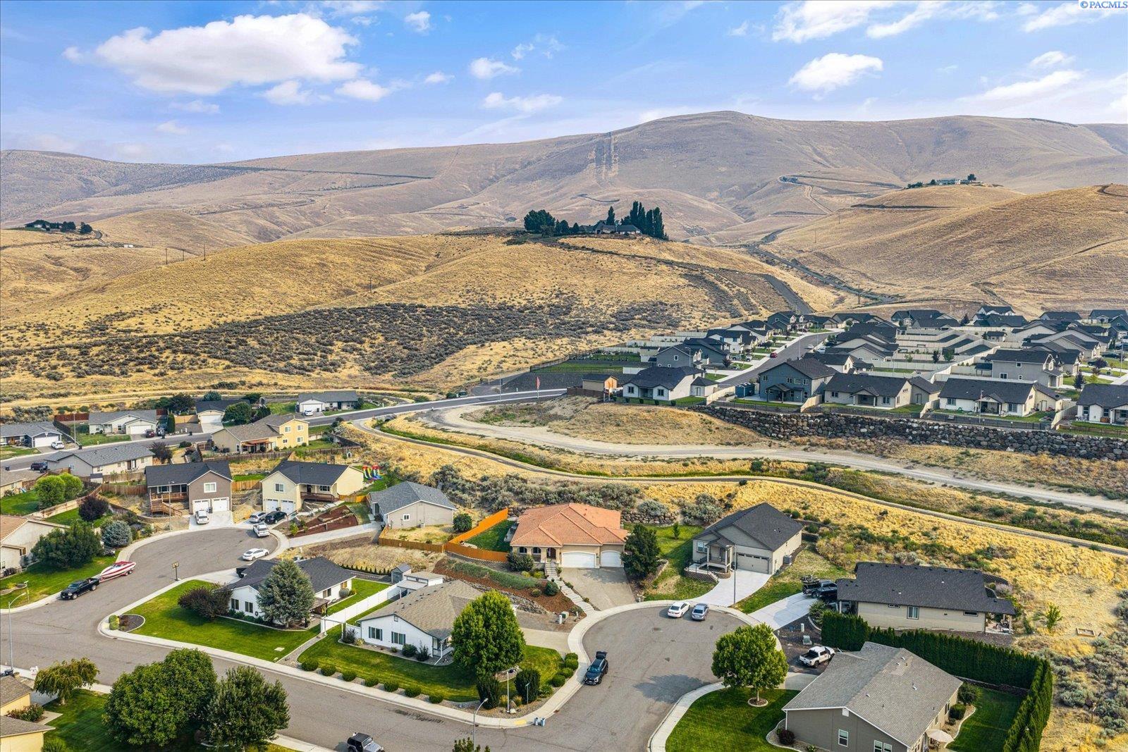 215 Mariposa Ct, Prosser, WA 99350