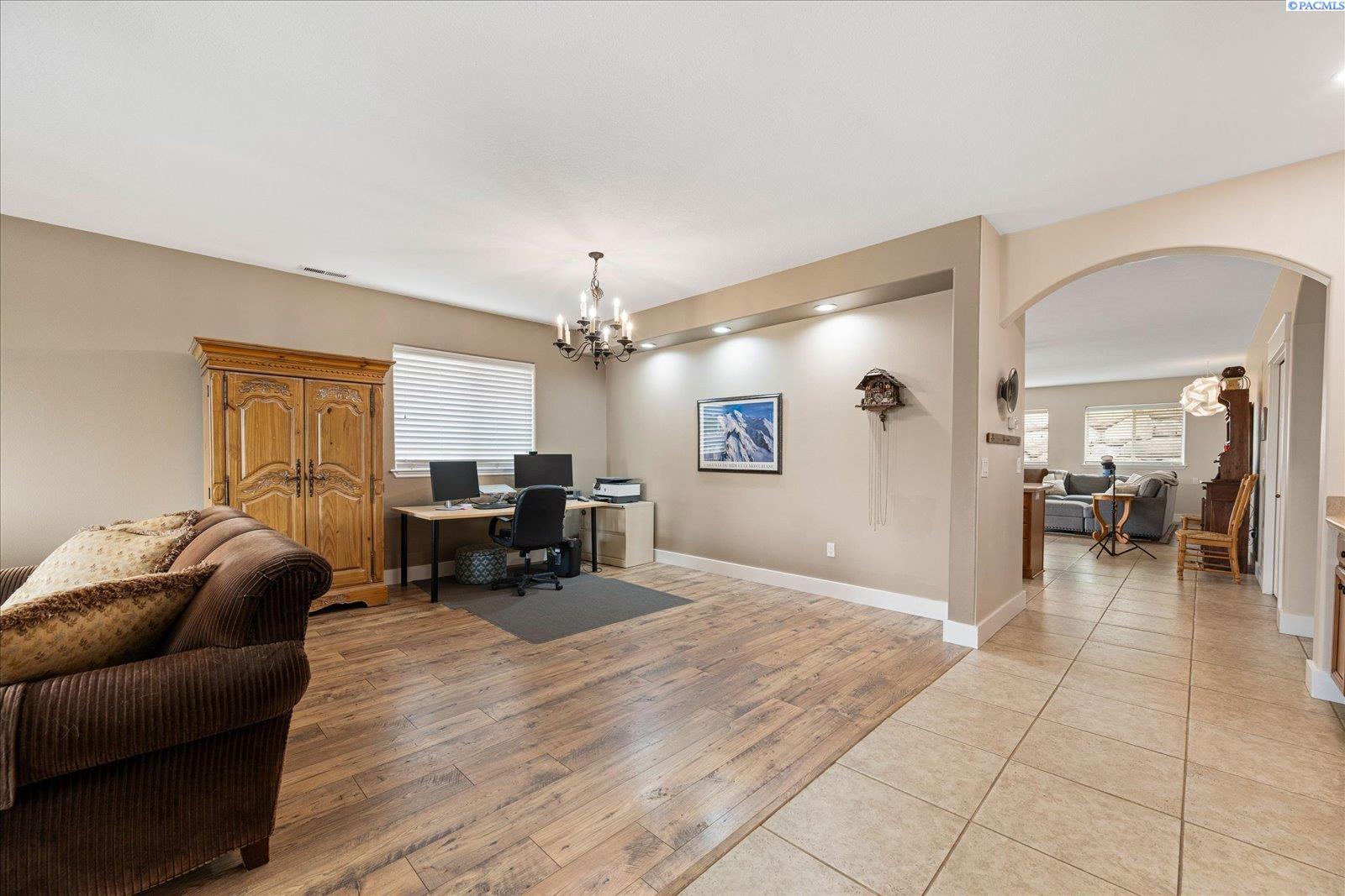 215 Mariposa Ct, Prosser, WA 99350