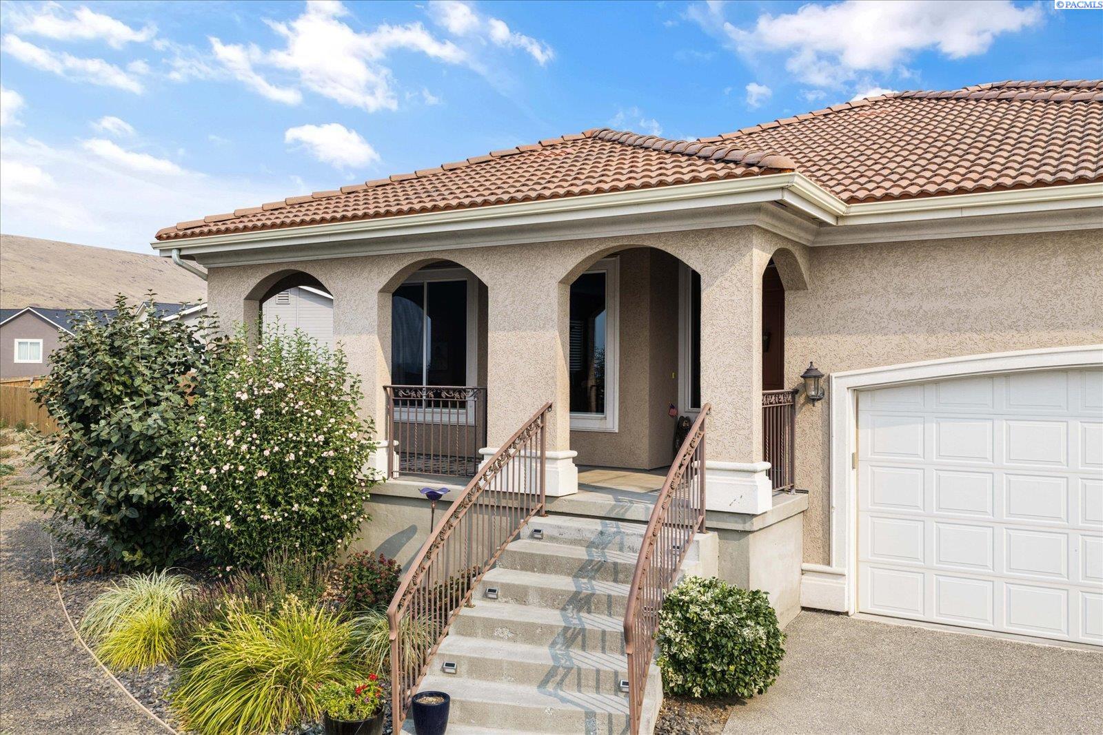 215 Mariposa Ct, Prosser, WA 99350