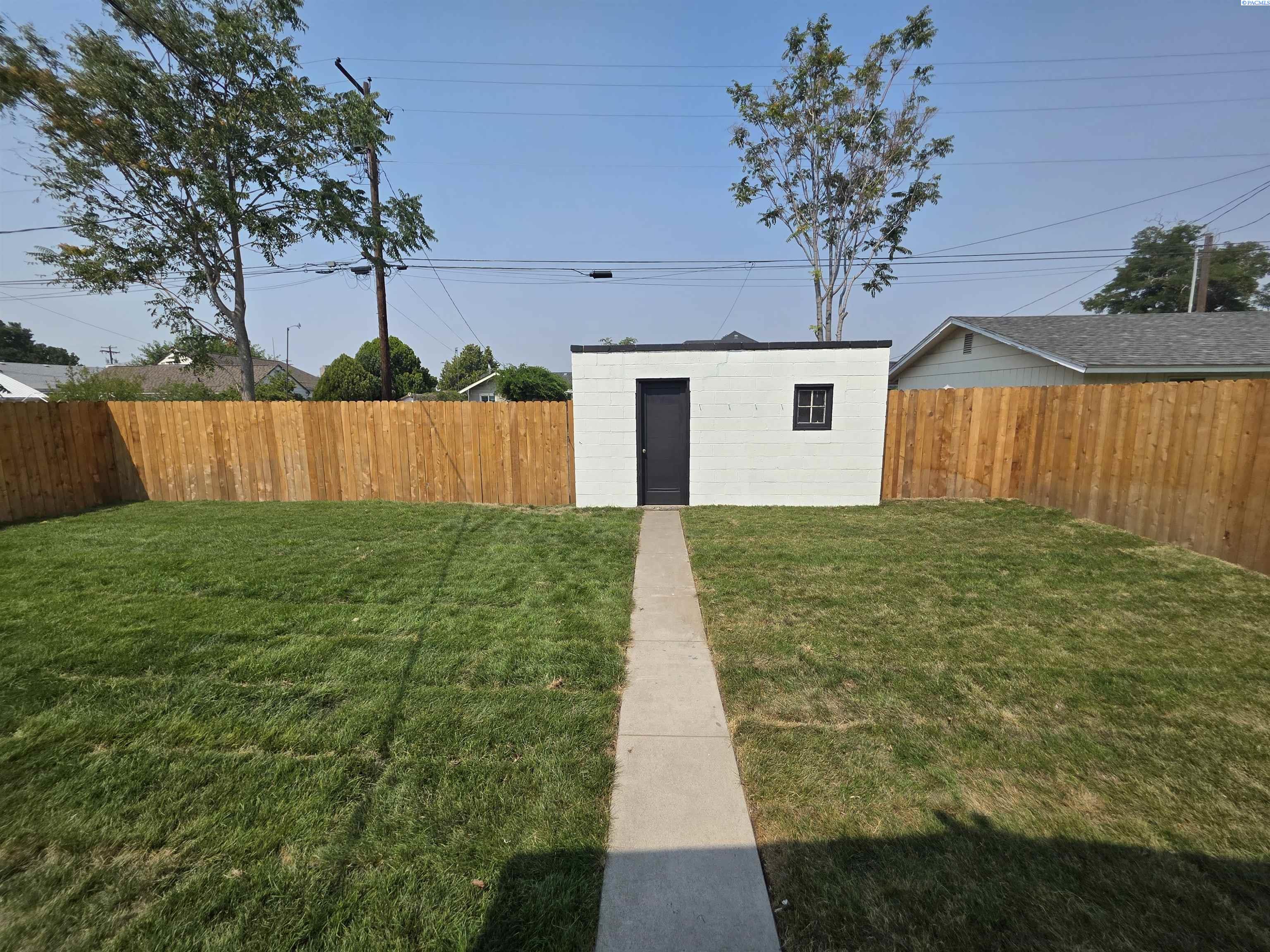 115 1st Ave, Kennewick, WA 99336