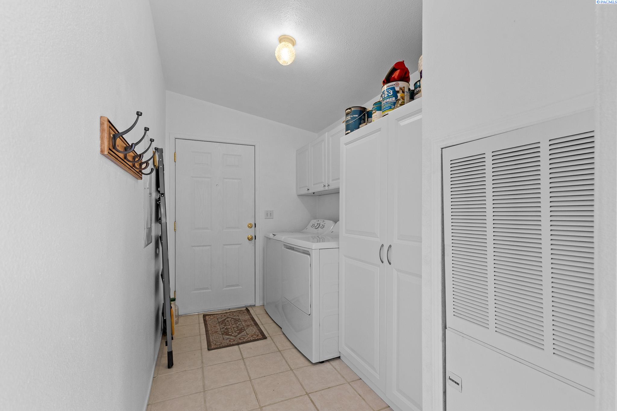 2416 City View Dr, Richland, WA 99352