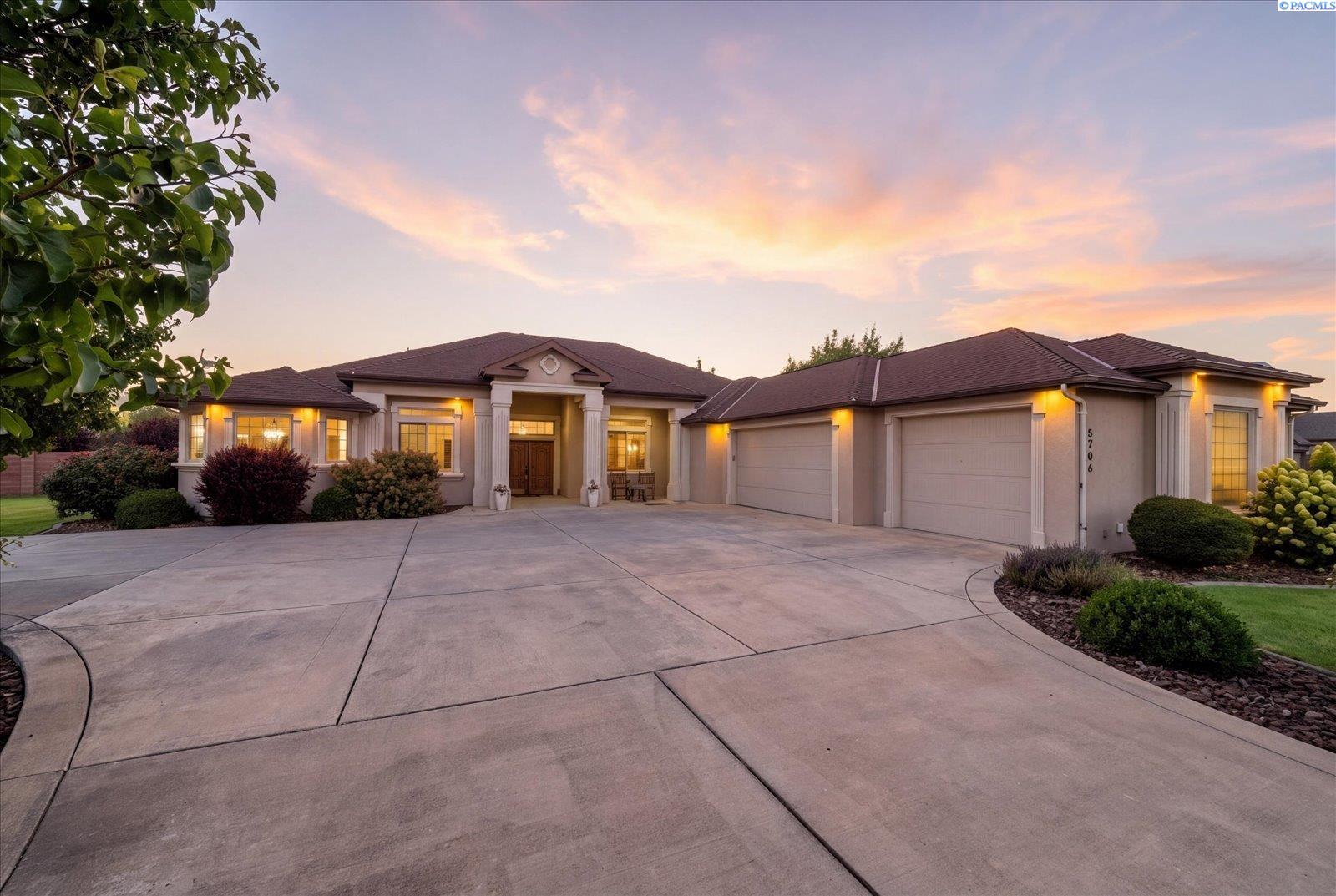 5706 Glenbrook Loop, West Richland, WA 99353