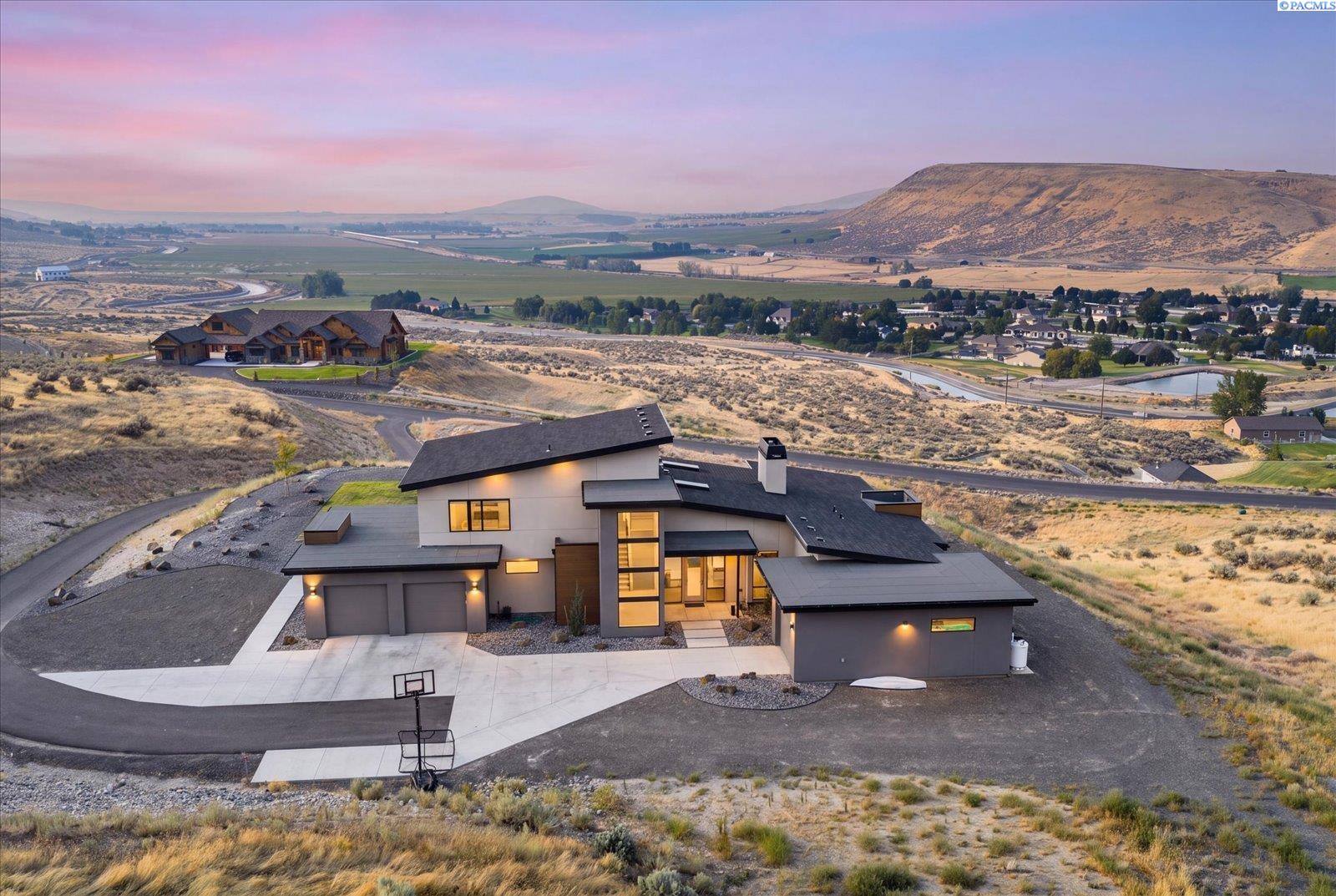 73723 Homestead Rd, Kennewick, WA 99338