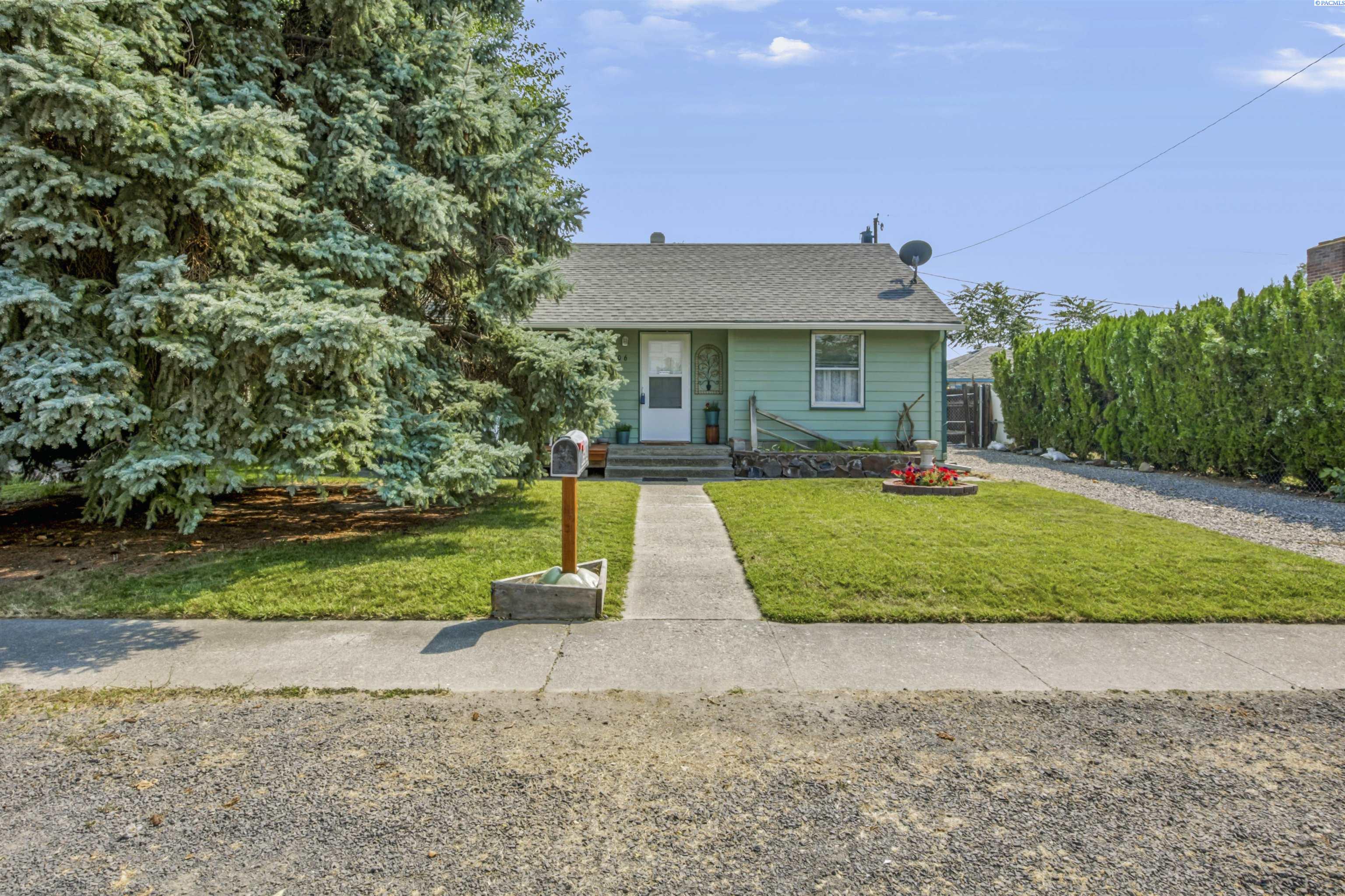 206 14th Ave, Kennewick, WA 99337