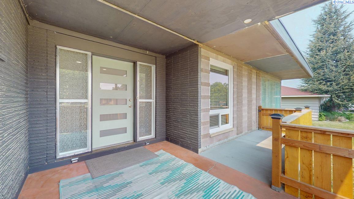 738 S Sharron St, Kennewick, WA 99336