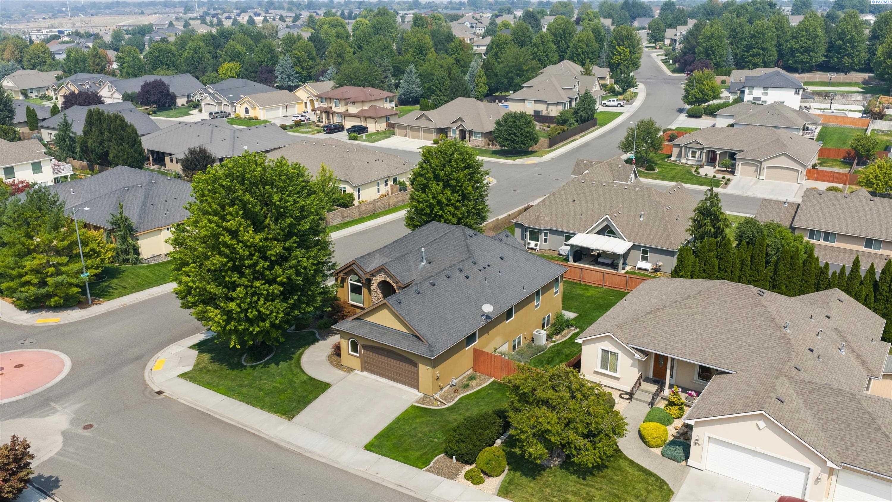 8714 6th Ave, Kennewick, WA 99336