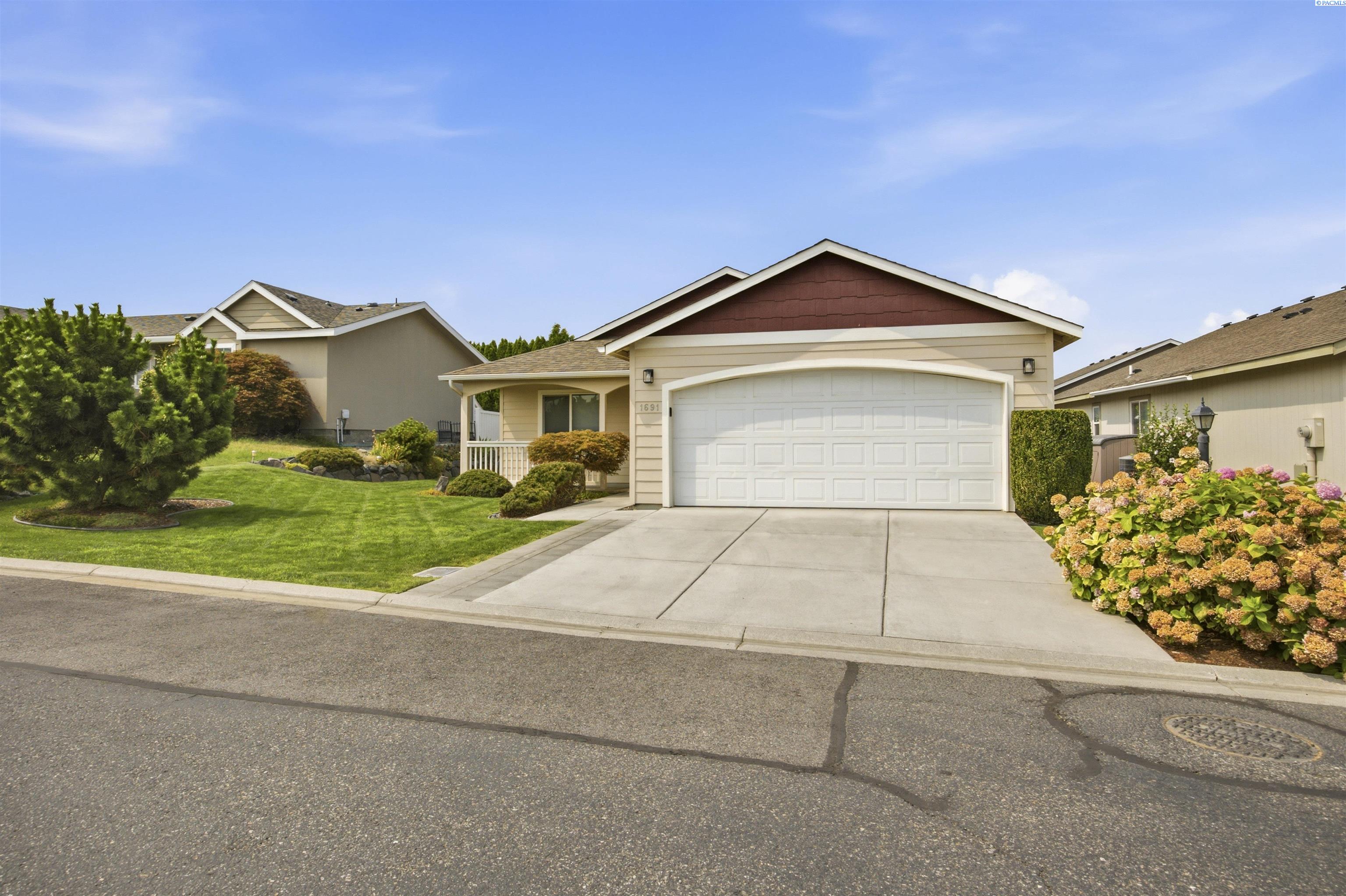 1691 Cactus Loop, Richland, WA 99352