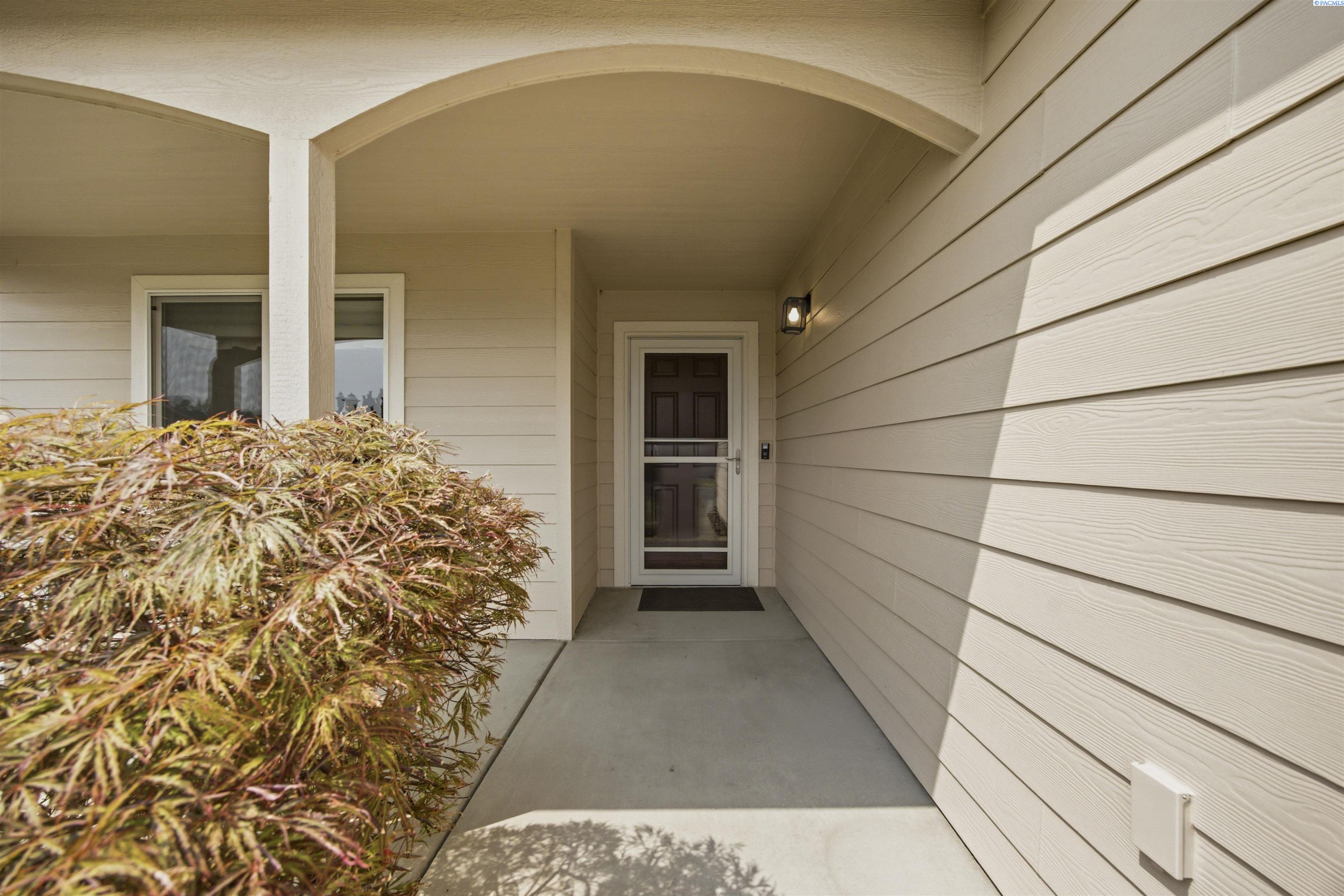 1691 Cactus Loop, Richland, WA 99352
