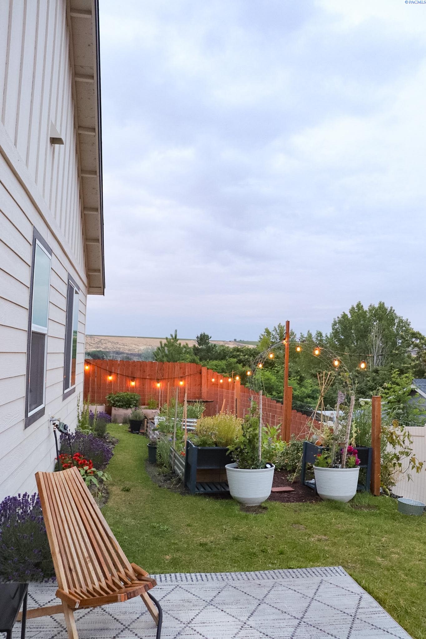 831 Annajean Ave, Benton City, WA 99320