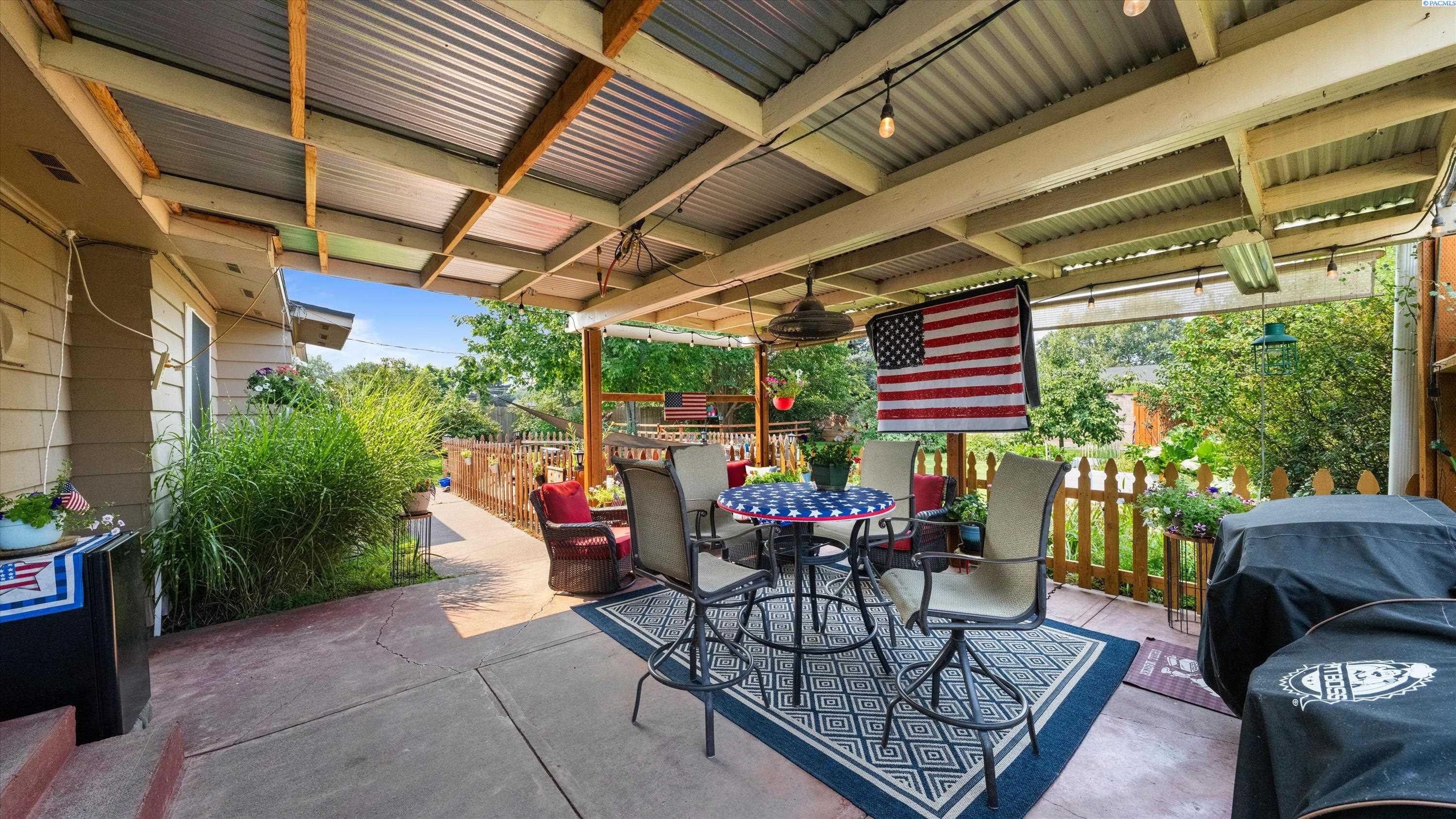 416 N Road 36, Pasco, WA 99301