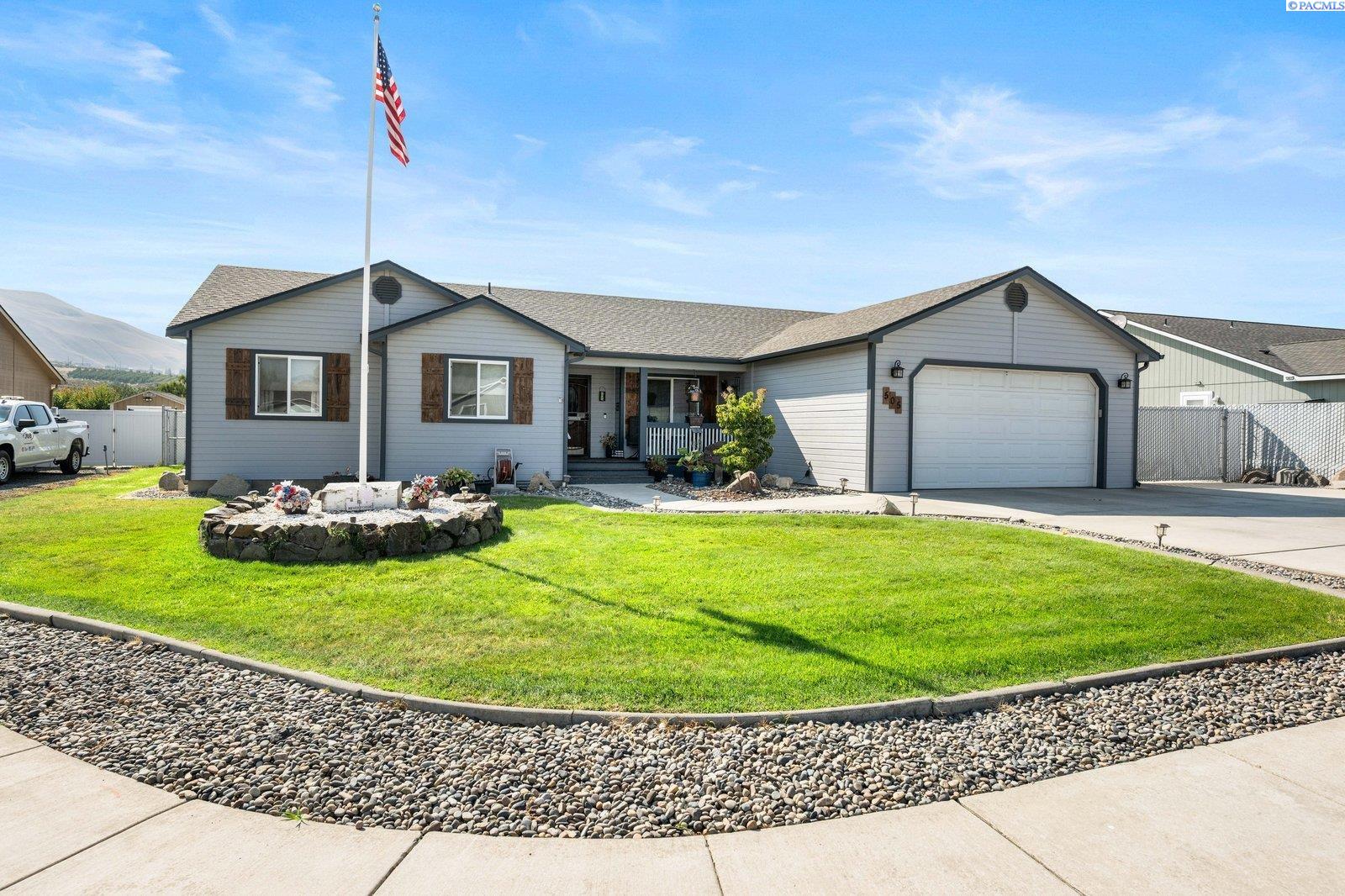 505 Paver Ct, Benton City, WA 99320