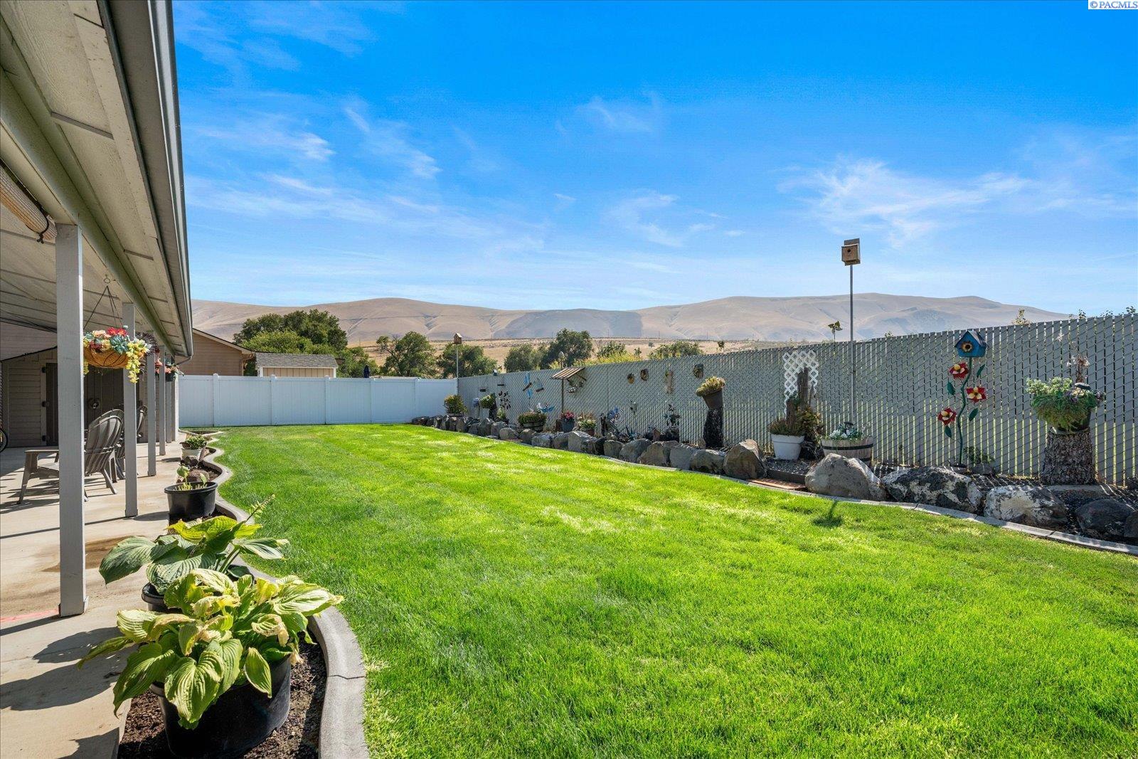 505 Paver Ct, Benton City, WA 99320
