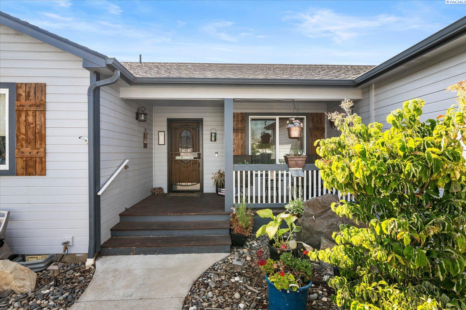 505 Paver Ct, Benton City, WA 99320
