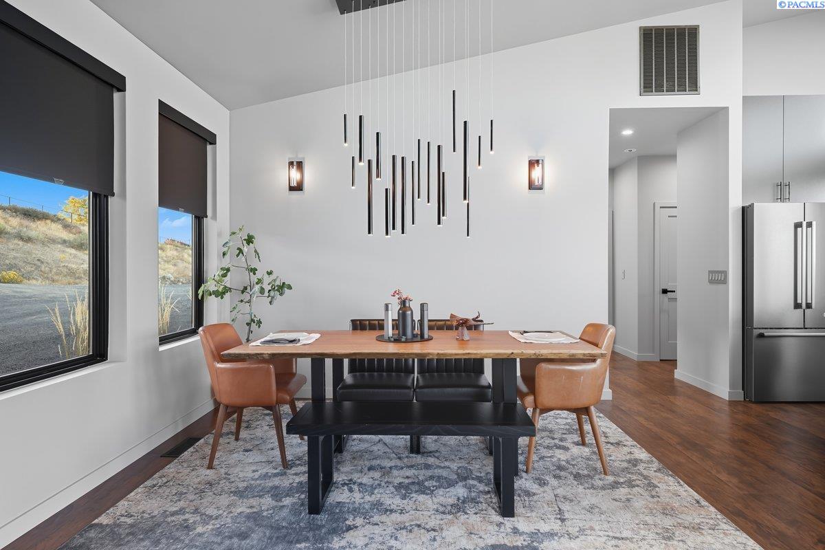1880 Artemis Rdg, West Richland, WA 99353-9016