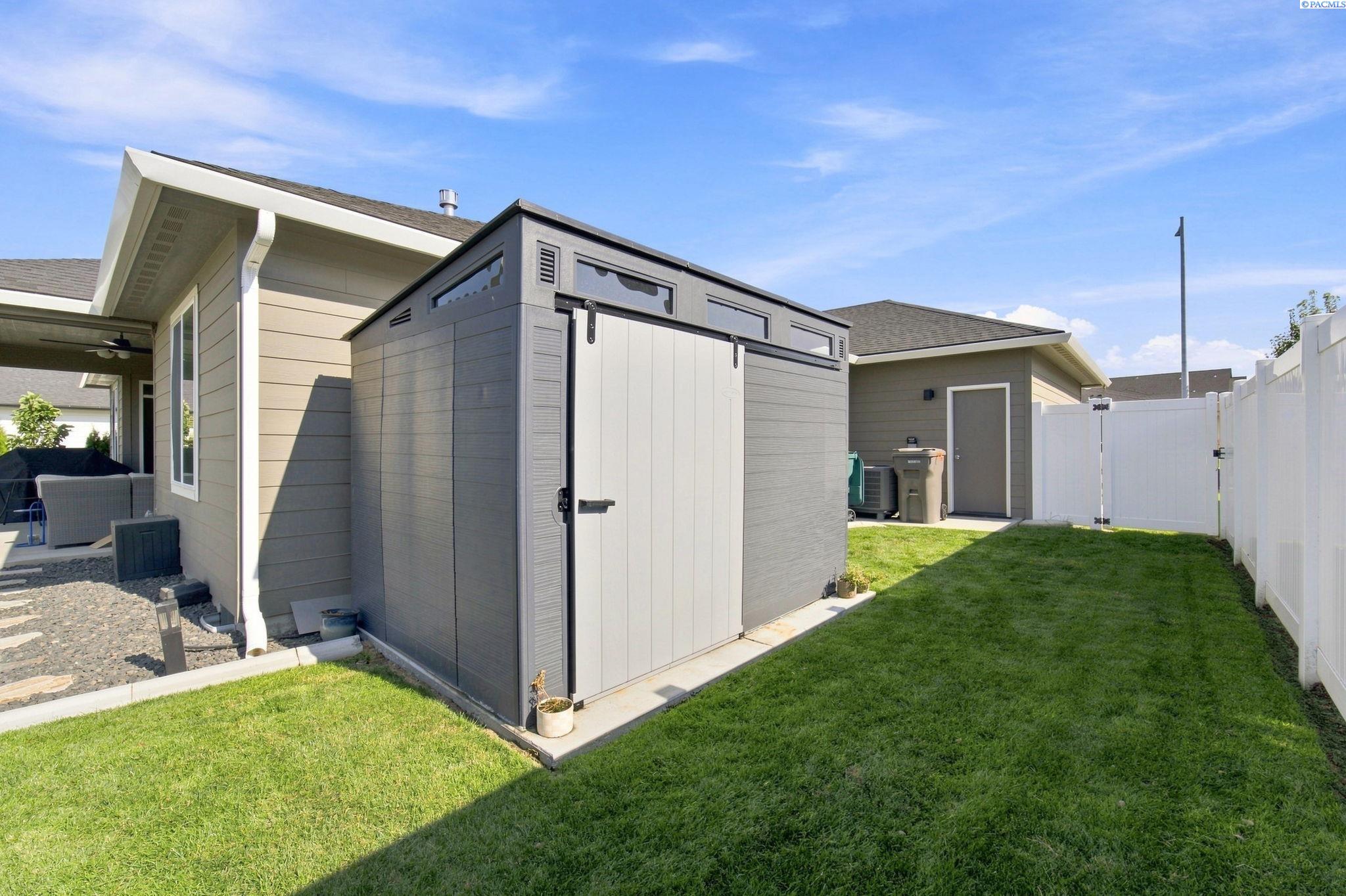 4914 White Dr, Richland, WA 99352