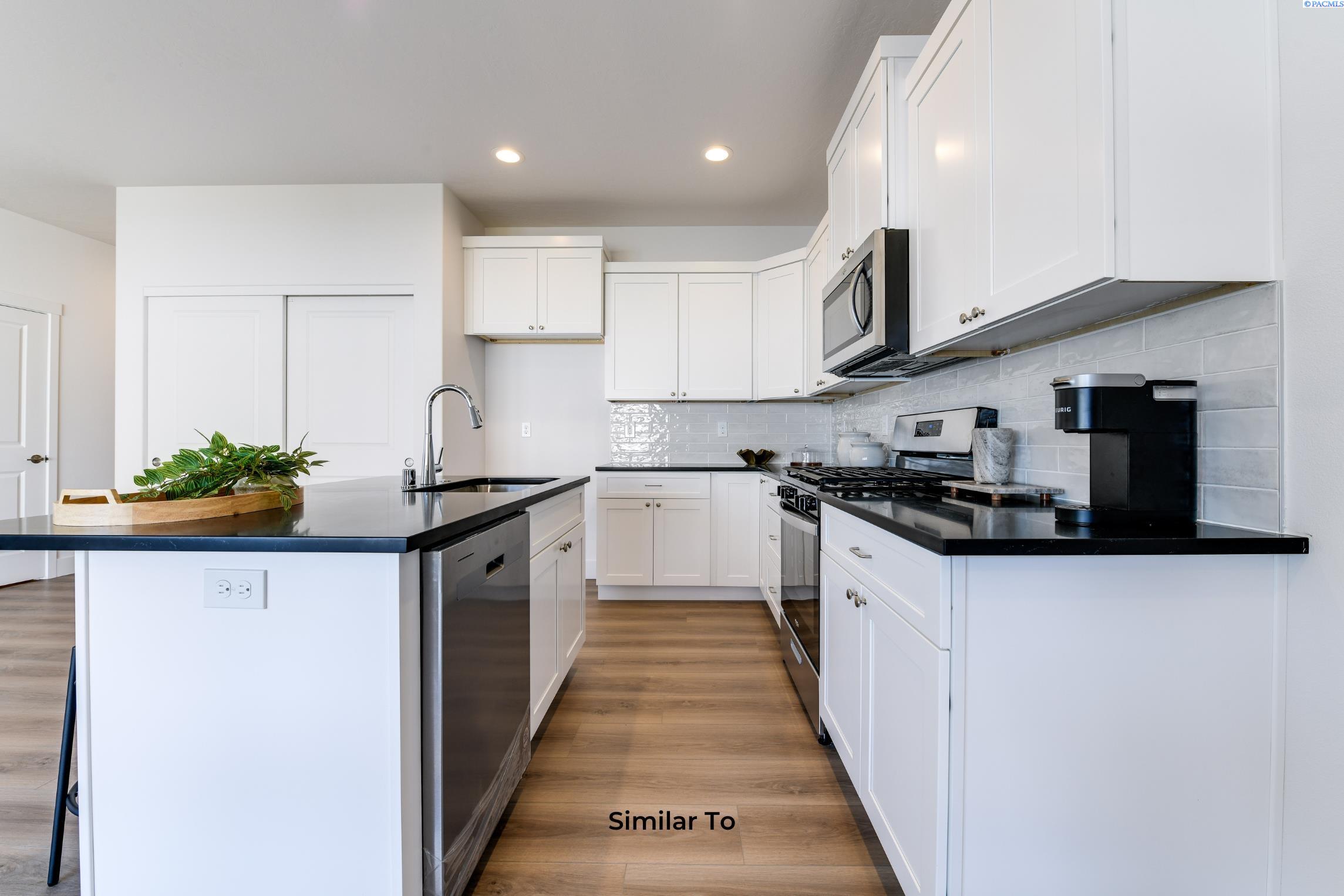 7513 Grapevine Ct, West Richland, WA 99353