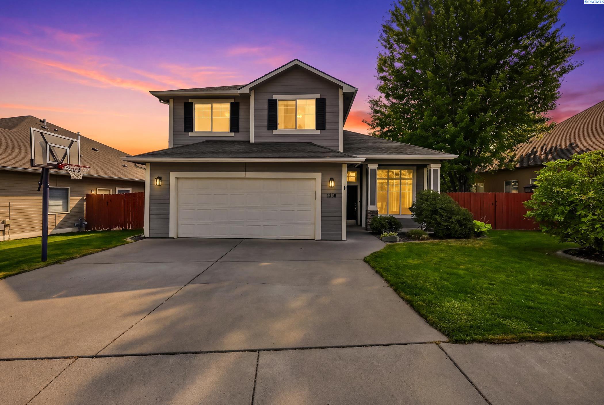 1928 Penny Royal Ave, Richland, WA 99352