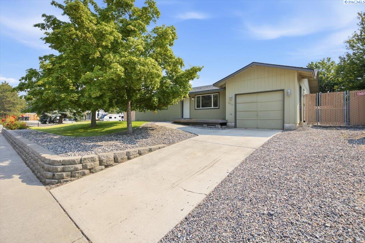 5310 Blue Heron Blvd, West Richland, WA 99353
