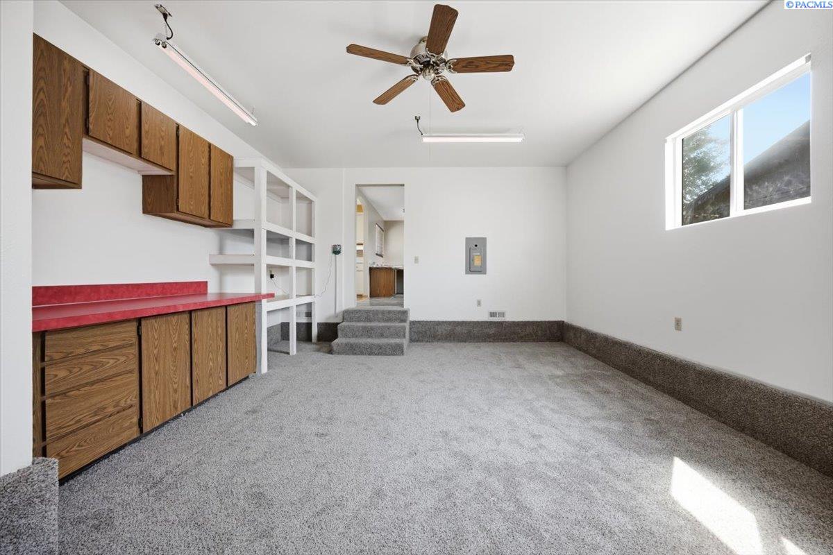 5310 Blue Heron Blvd, West Richland, WA 99353