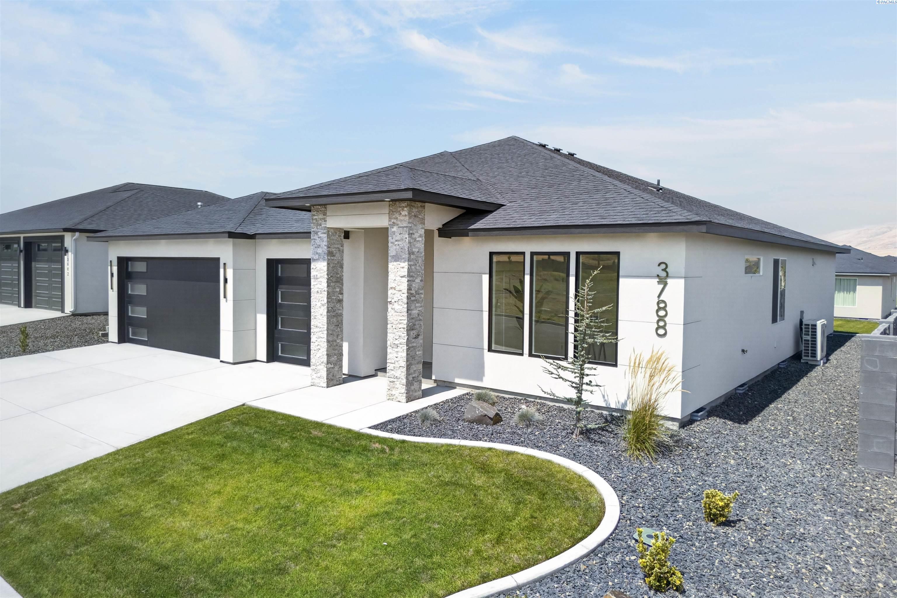 3788 Scout St, Richland, WA 99352