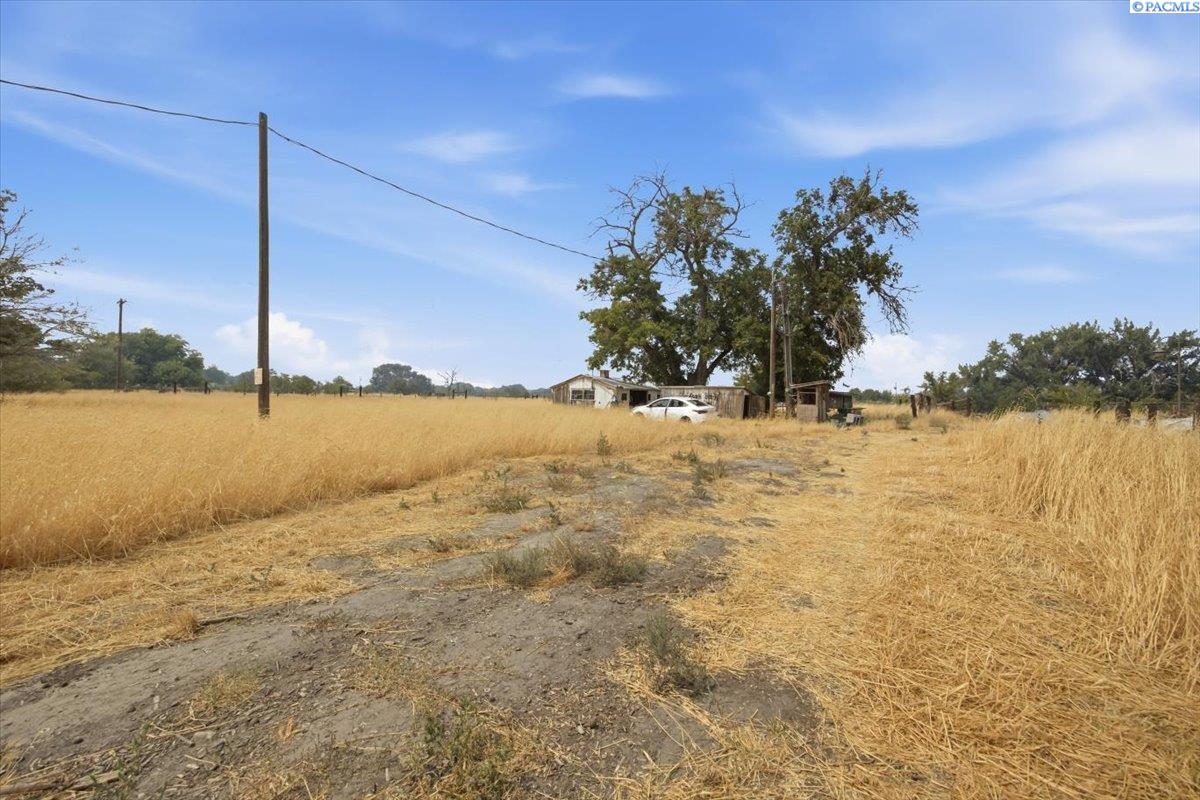 226704 Bowles Rd, Kennewick, WA 99337