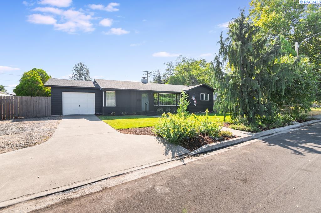 1918 Pike Ave, Richland, WA 99354