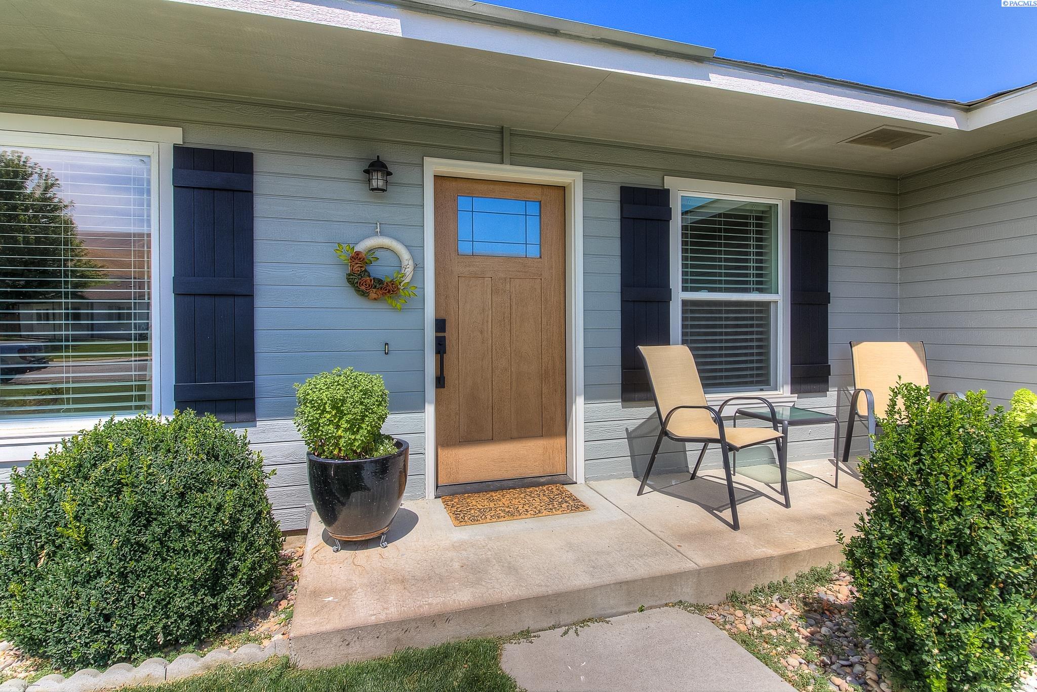 120 Malibu Dr, Prosser, WA 99350