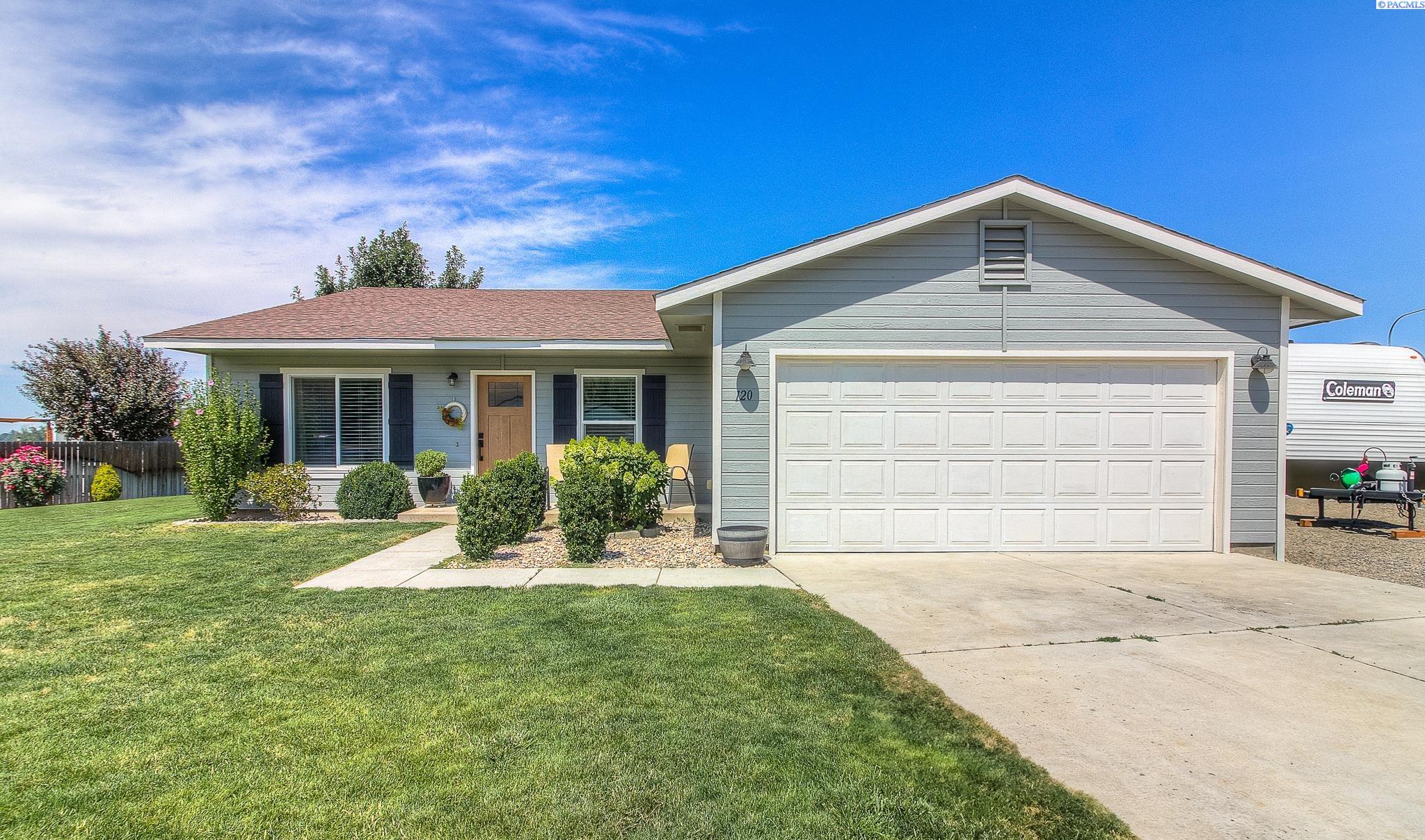 120 Malibu Dr, Prosser, WA 99350
