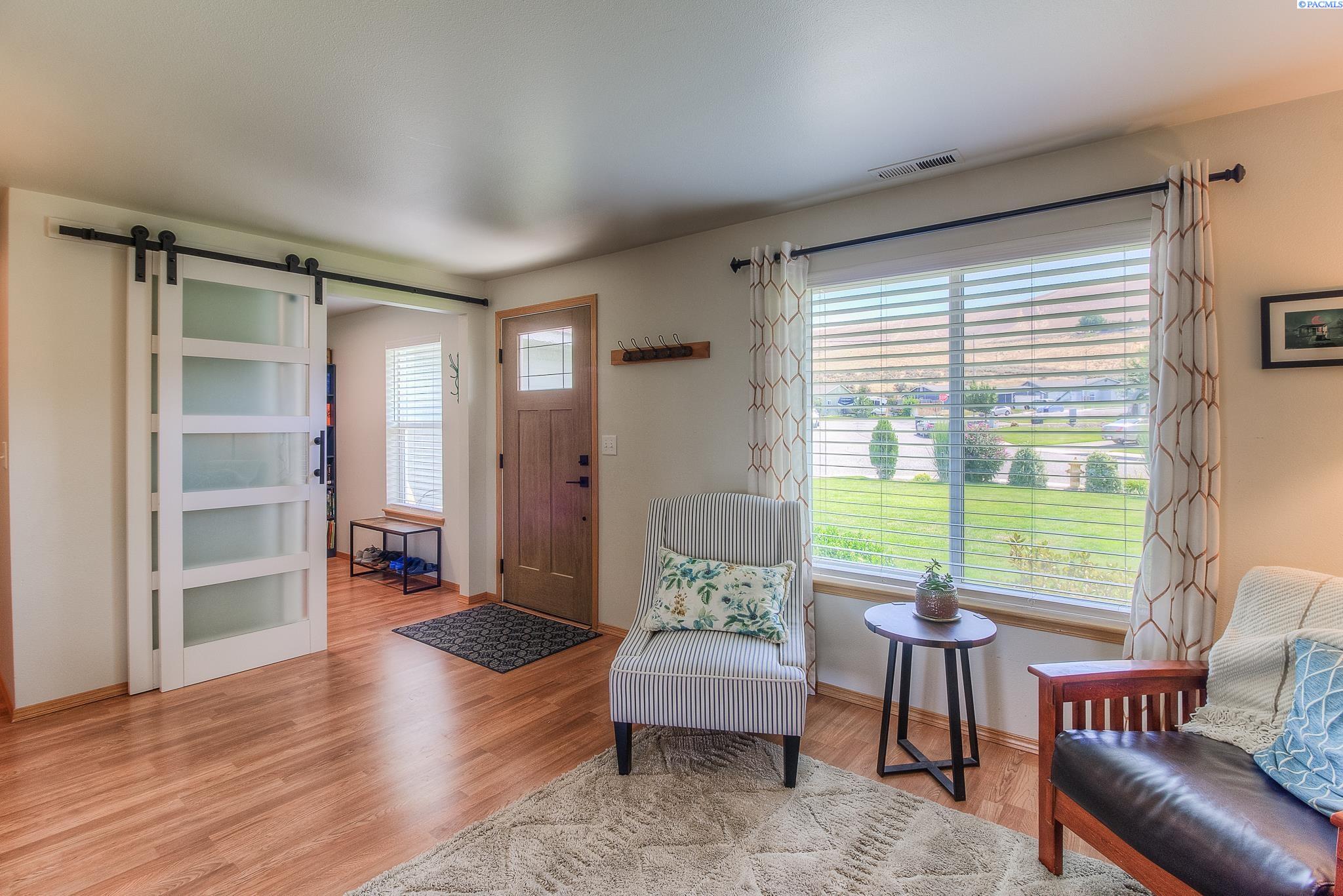 120 Malibu Dr, Prosser, WA 99350