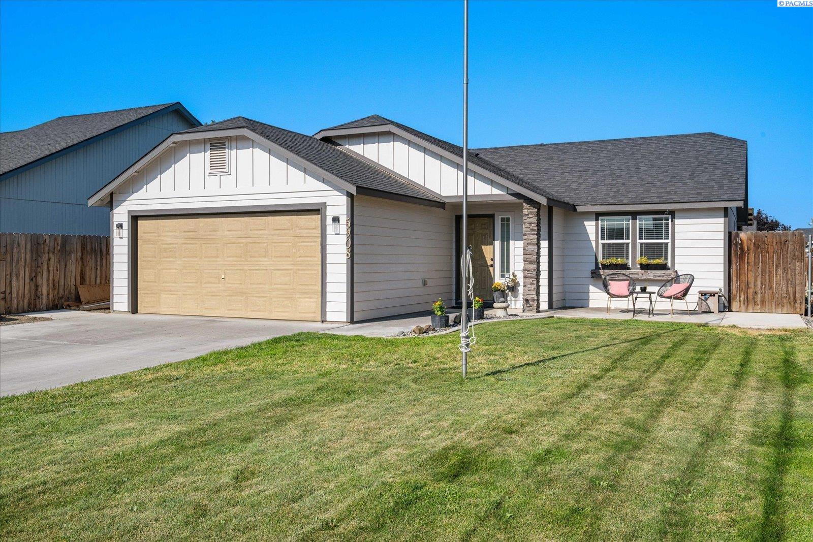 5908 Westport Ln, Pasco, WA 99301