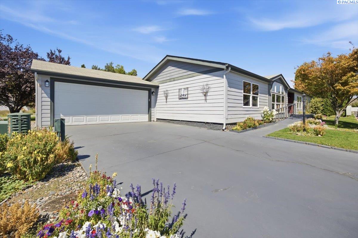 1533 Lantana Ave, Richland, WA 99352