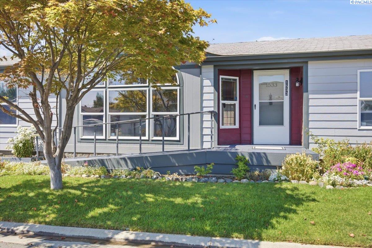 1533 Lantana Ave, Richland, WA 99352