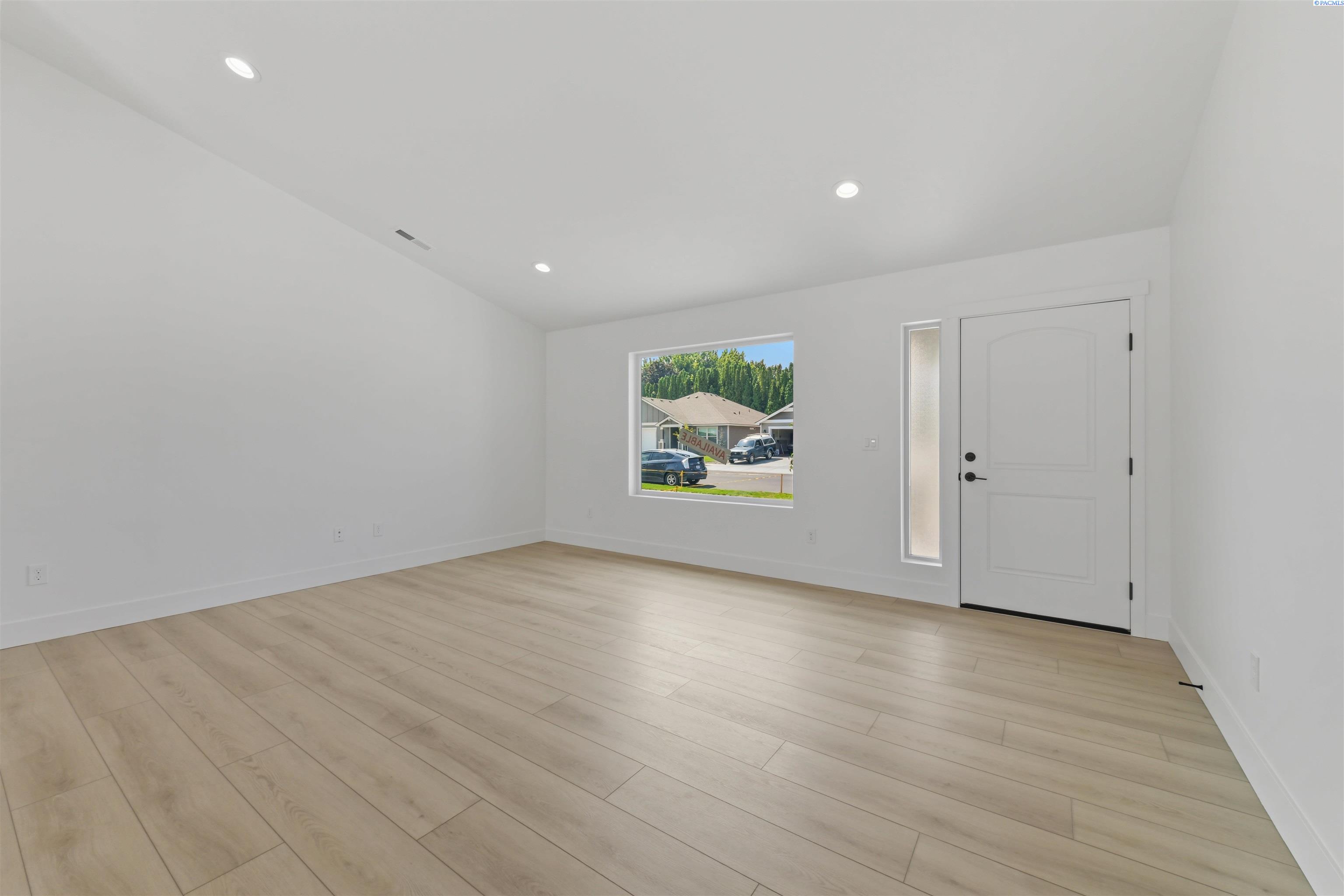 4th image of 10119 Redbud Dr, Pasco, WA 99301 | MLS# 295469