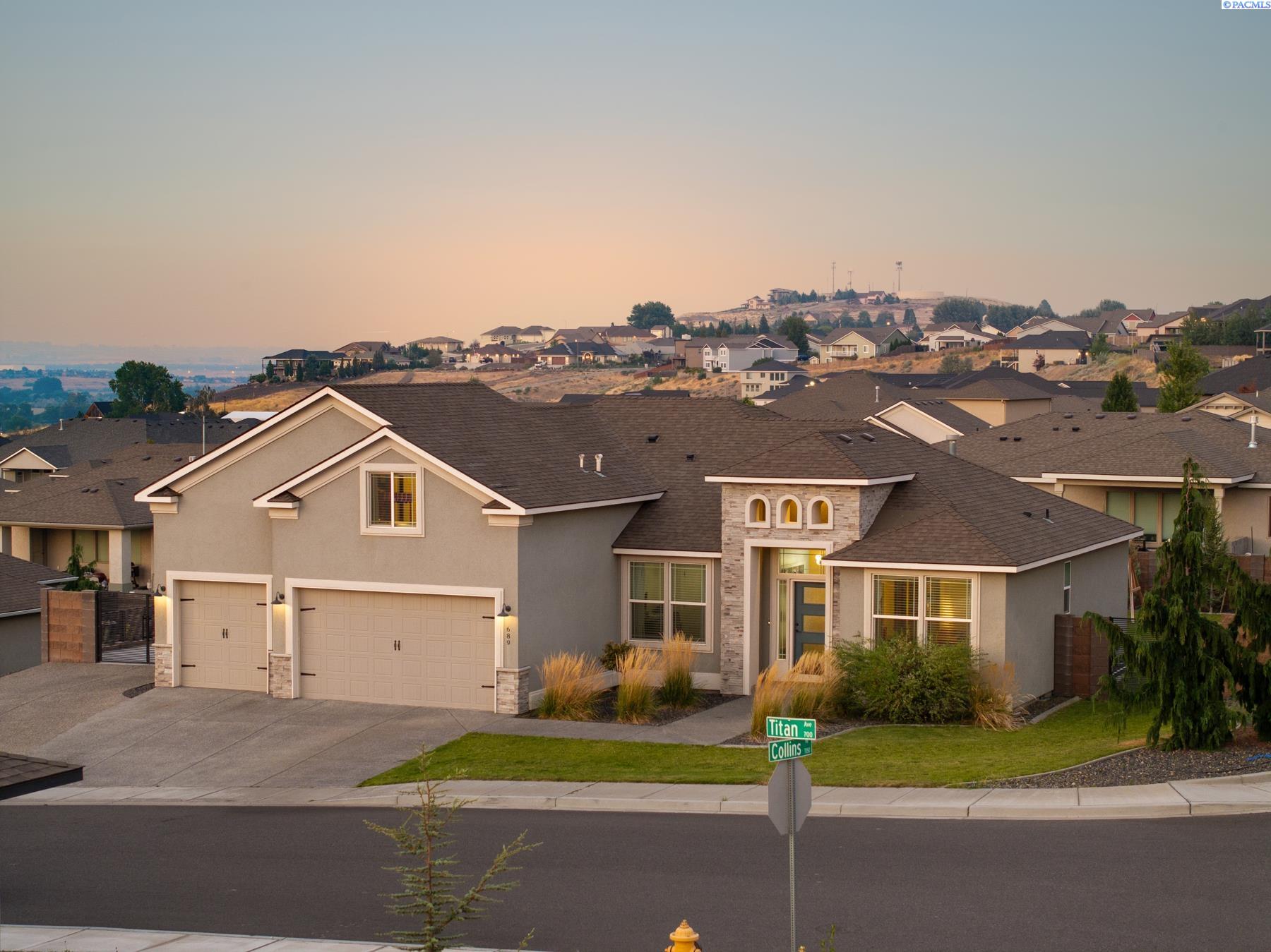 689 Titan Ave, West Richland, WA 99353