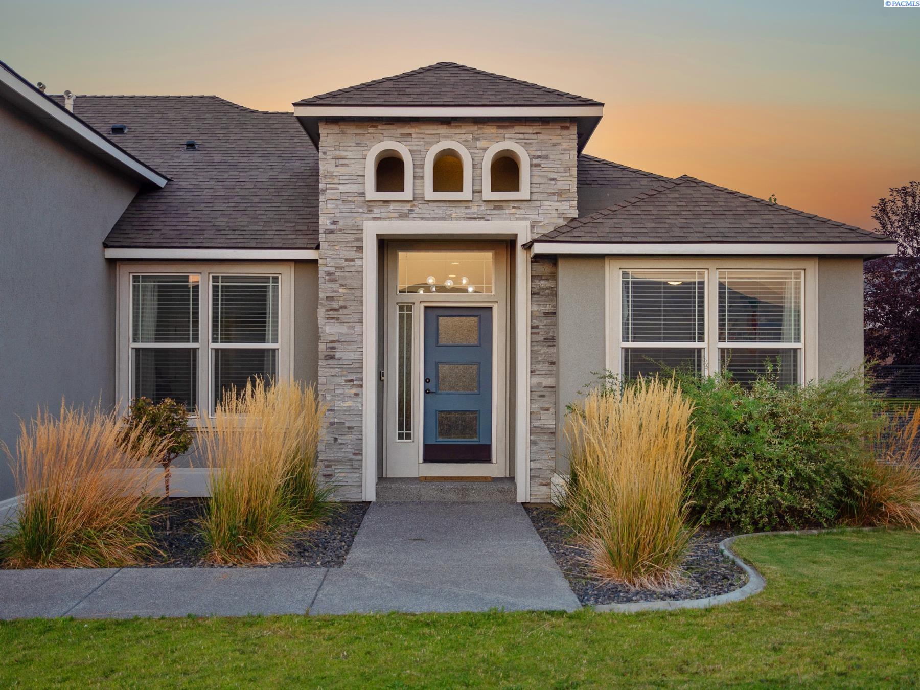 689 Titan Ave, West Richland, WA 99353