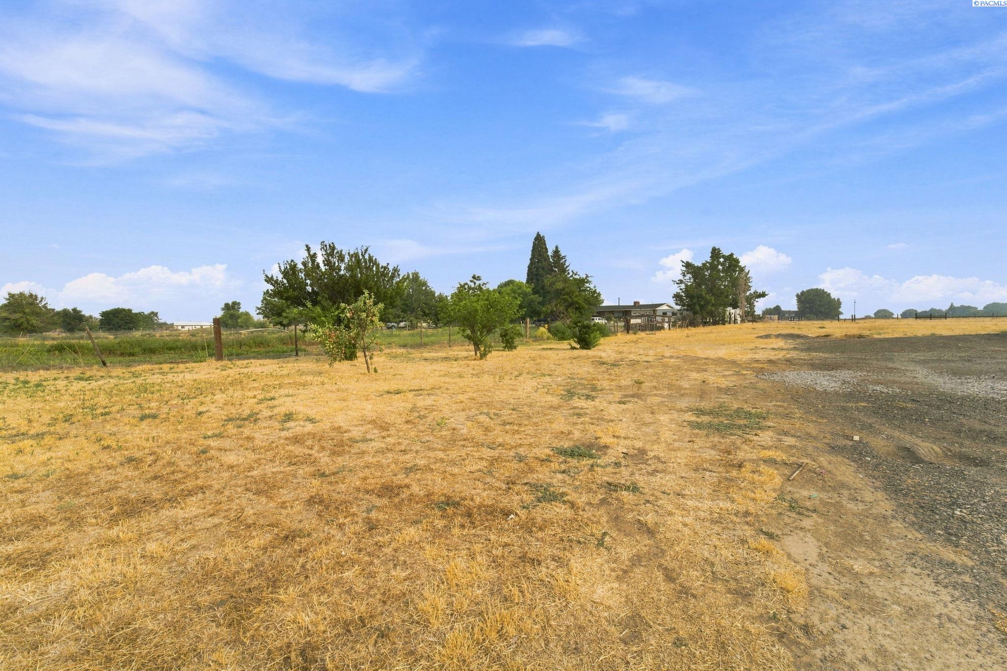 11617 Missimer Rd, Prosser, WA 99350
