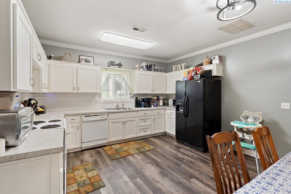 402 Dayton Ave, Dayton, WA 99328