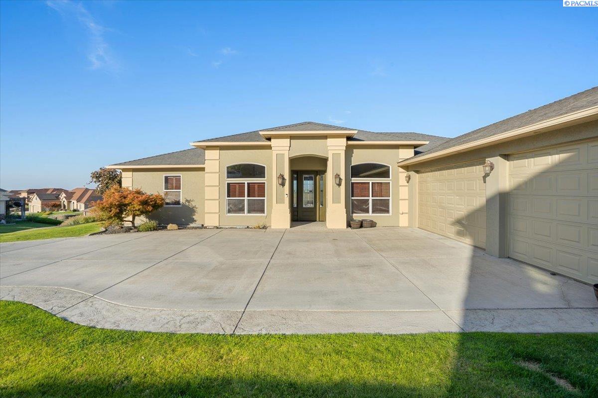 623 Big Sky Dr, Richland, WA 99352